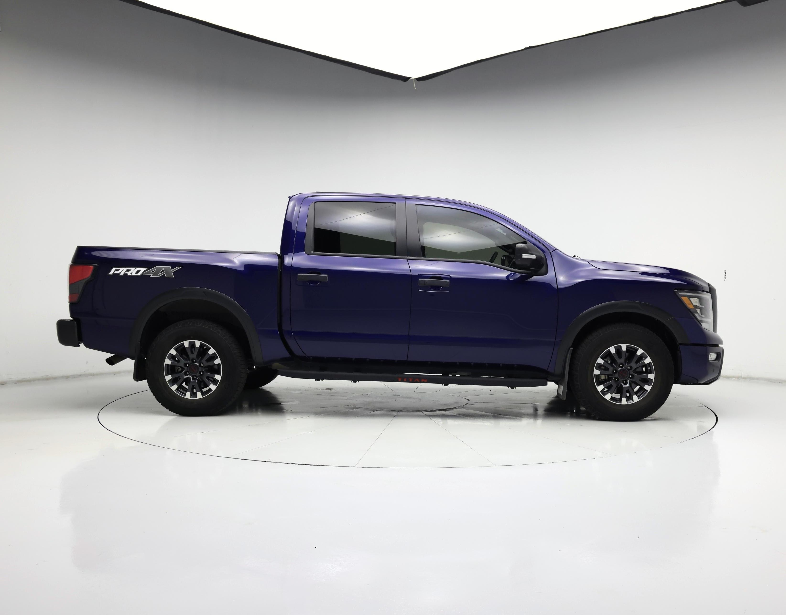 Thumbnail: 2023 Nissan Titan - 7