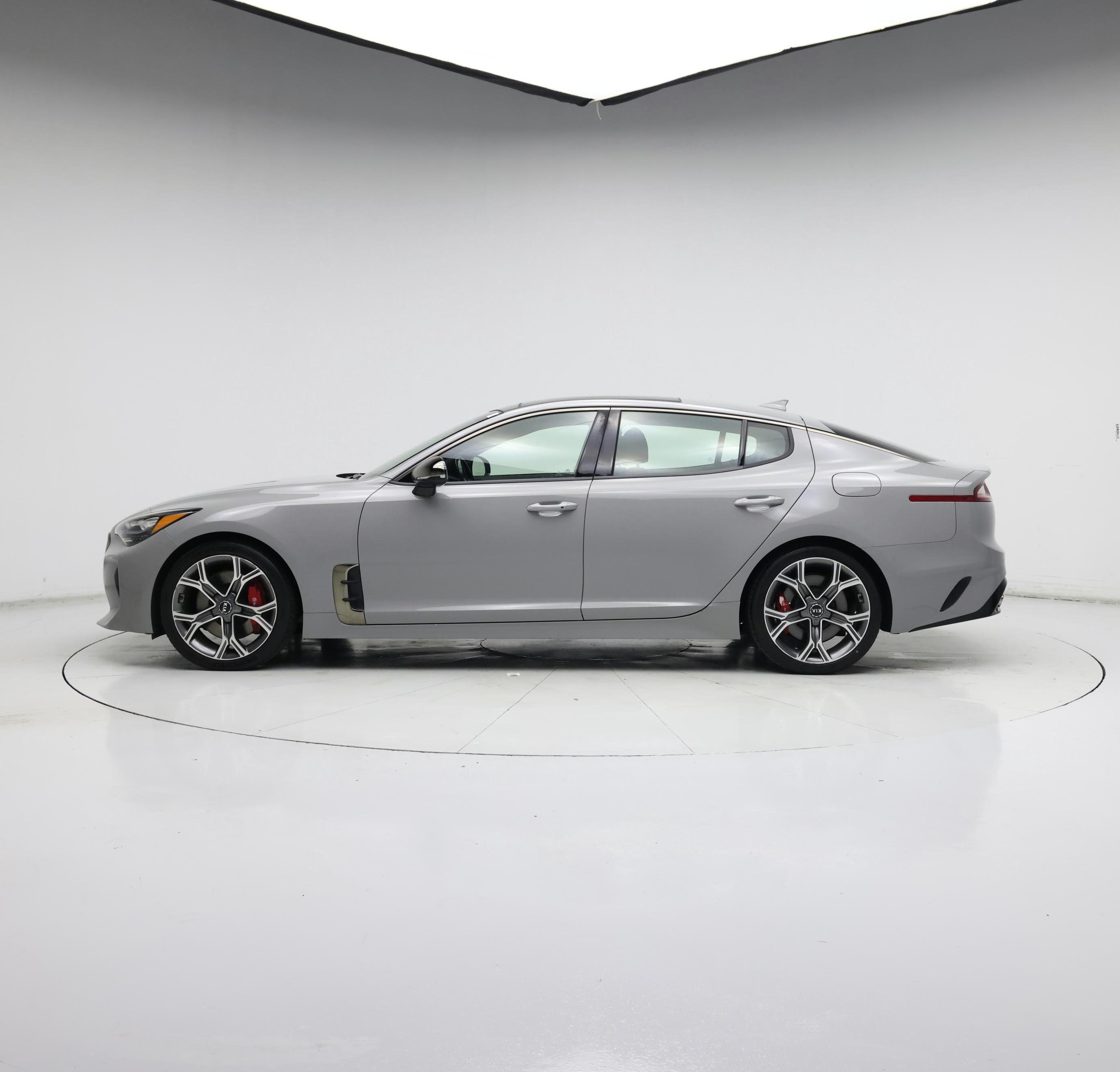 Thumbnail: 2019 Kia Stinger - 3