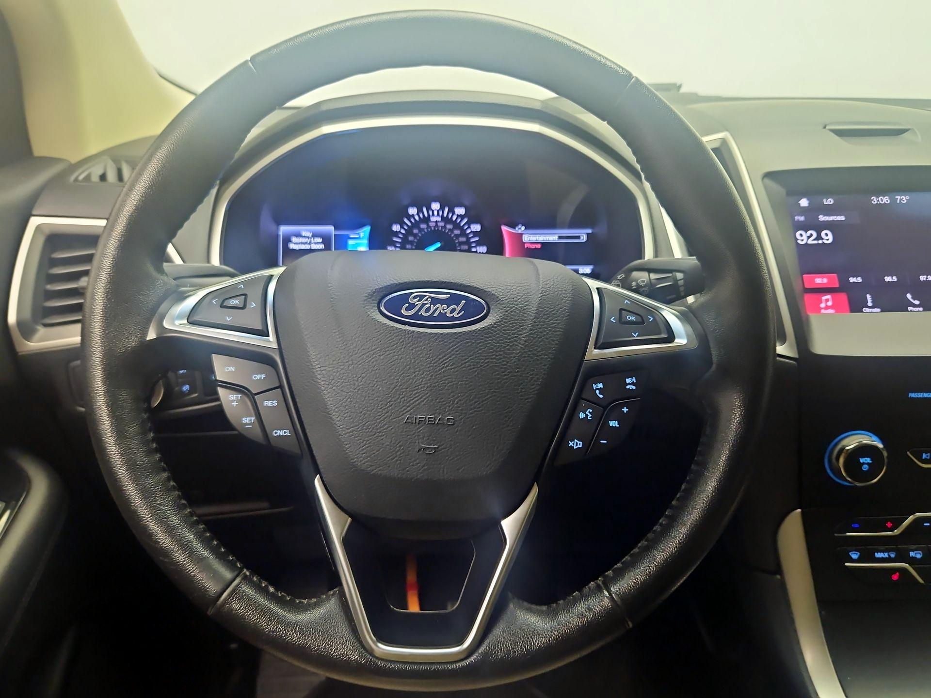 Thumbnail: 2019 Ford Edge - 10