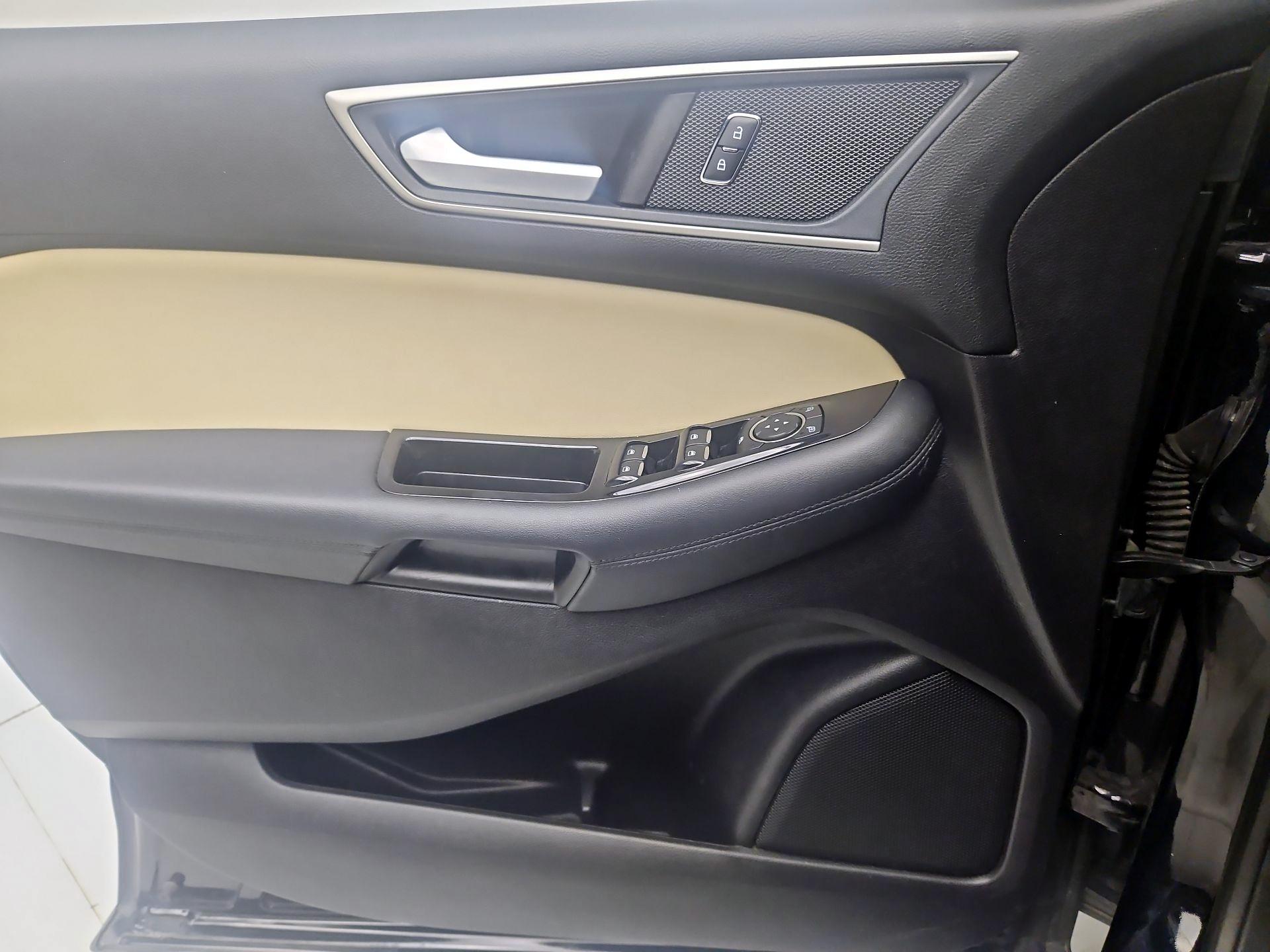 Thumbnail: 2019 Ford Edge - 12