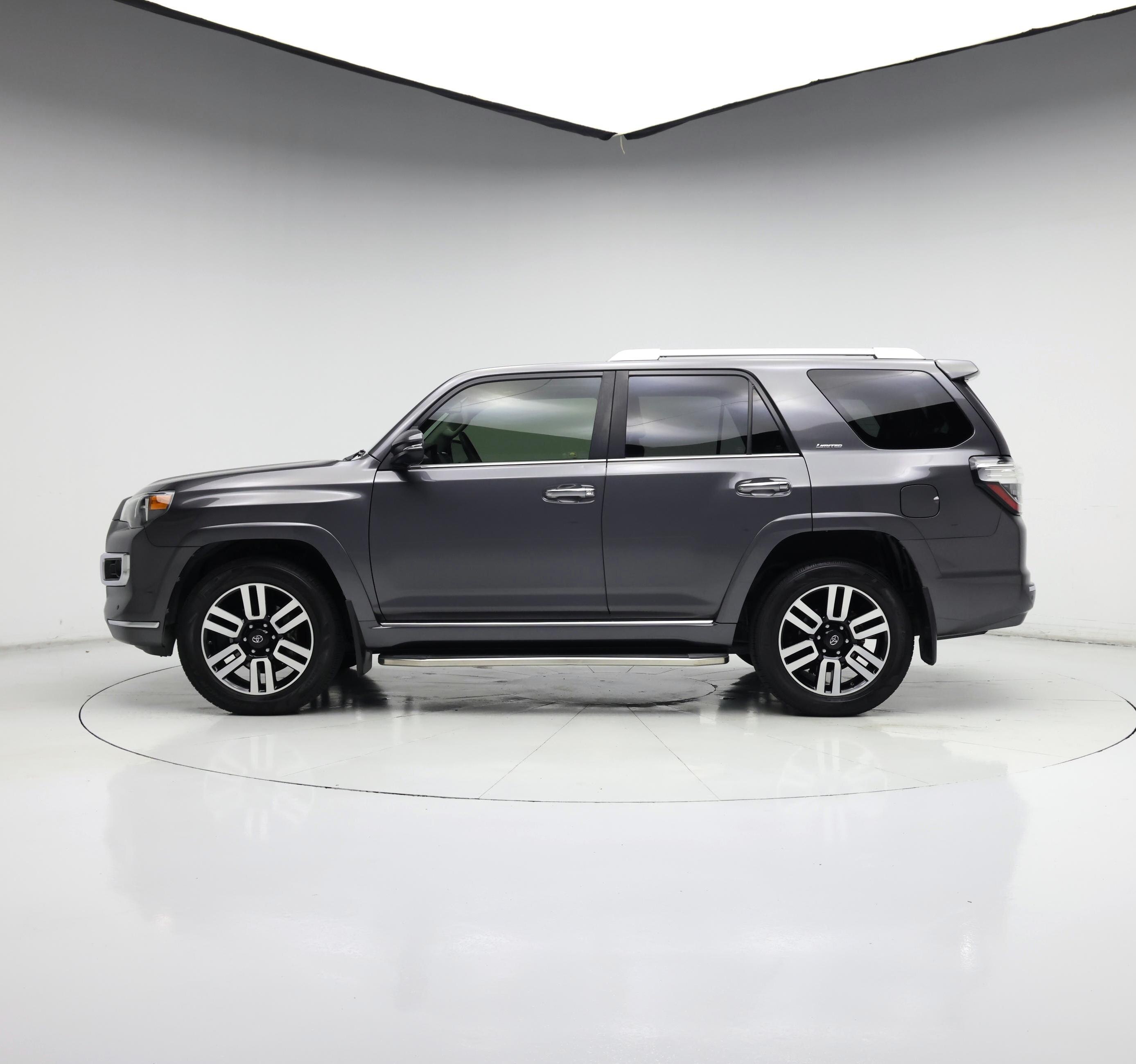 Thumbnail: 2020 Toyota 4Runner - 3