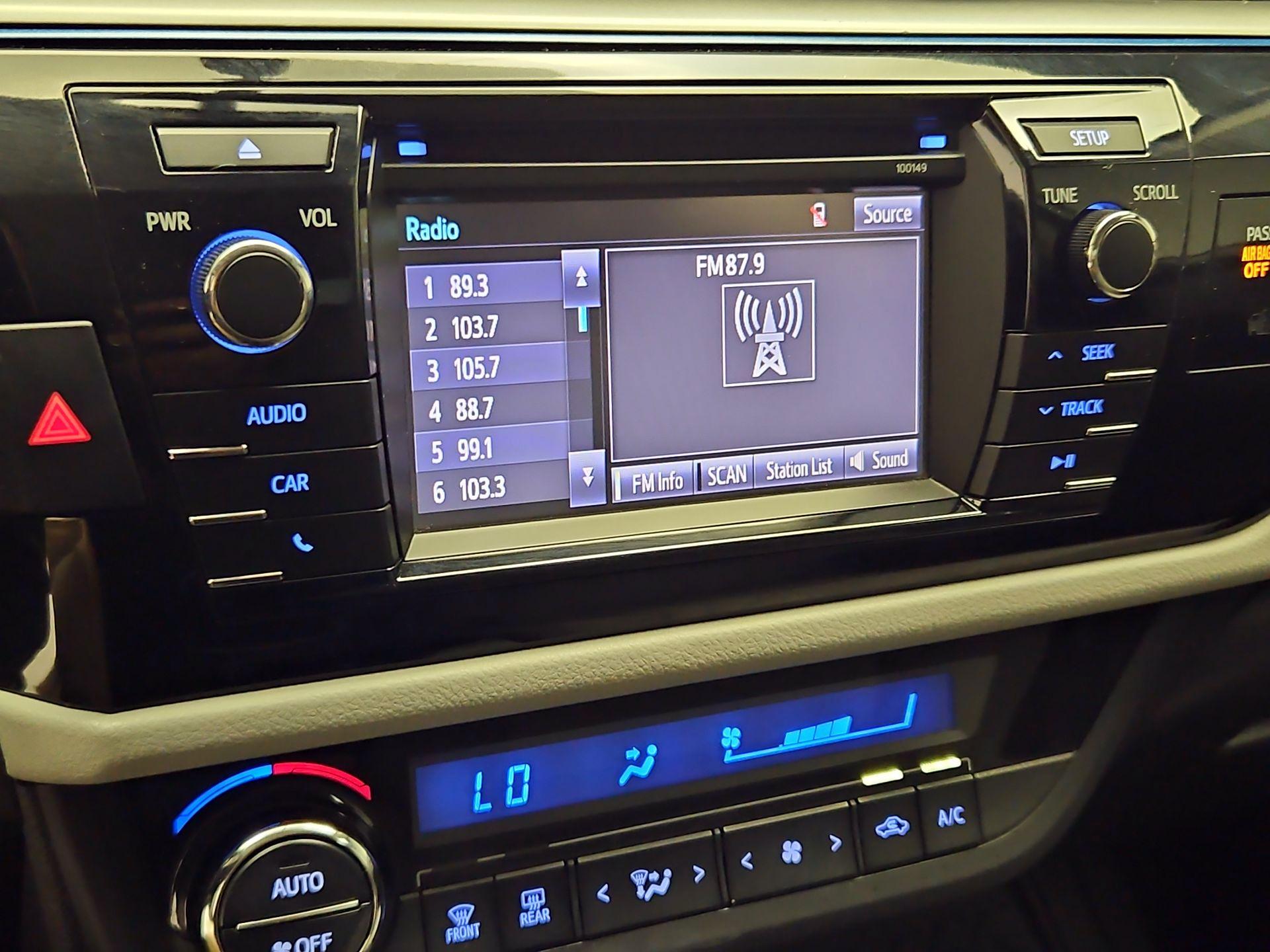 Thumbnail: 2015 Toyota Corolla - 15