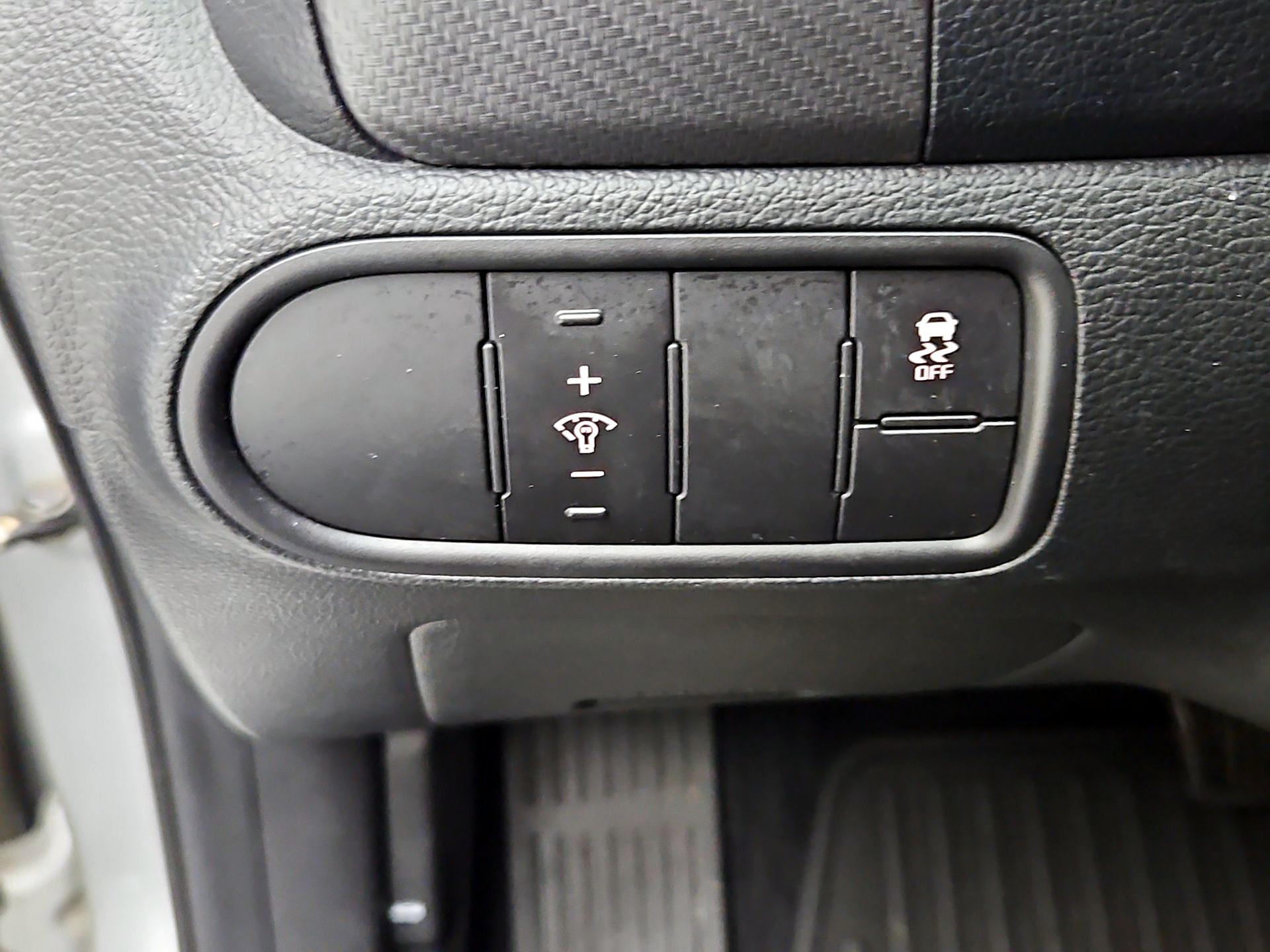 Thumbnail: 2017 Kia Forte - 13