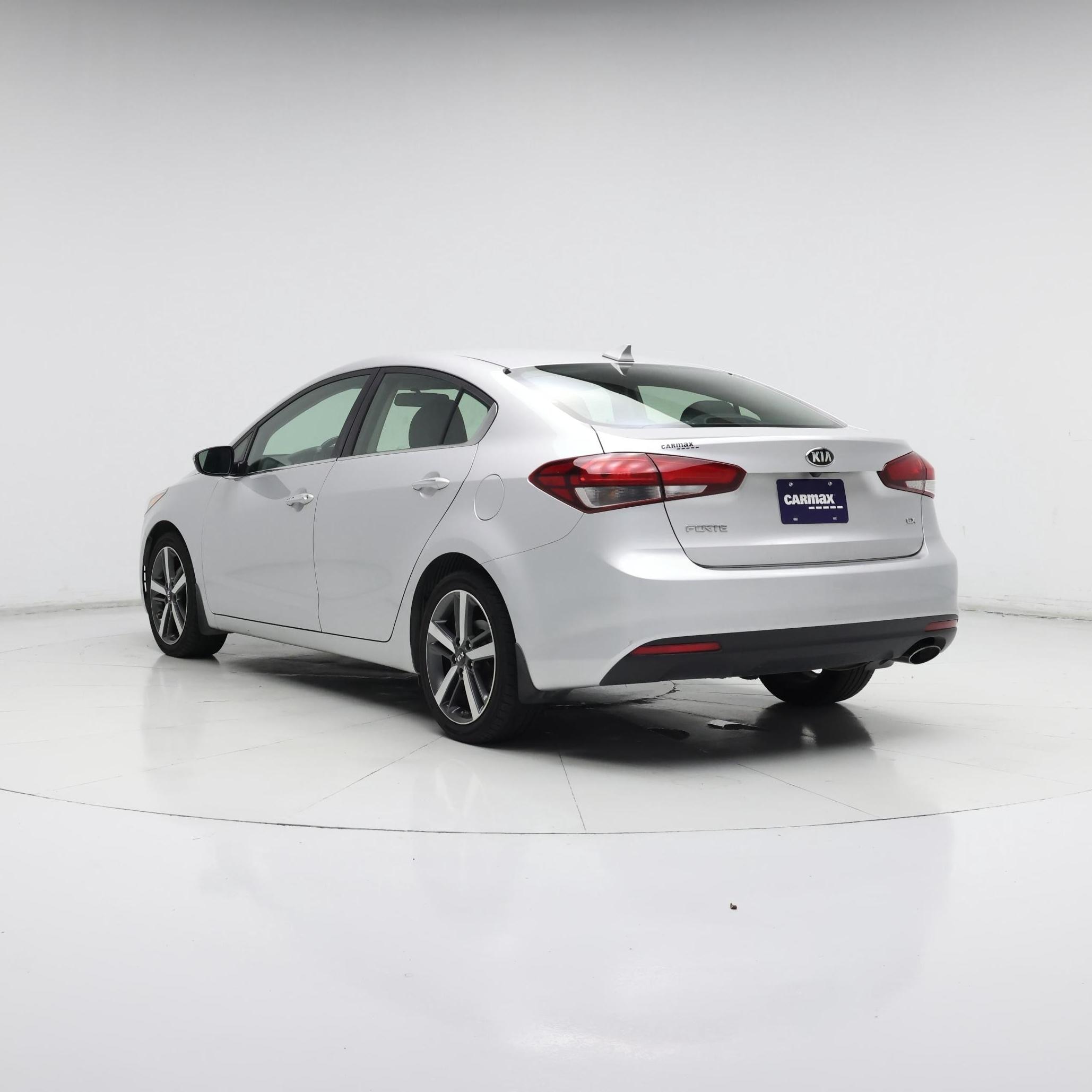 Thumbnail: 2017 Kia Forte - 2