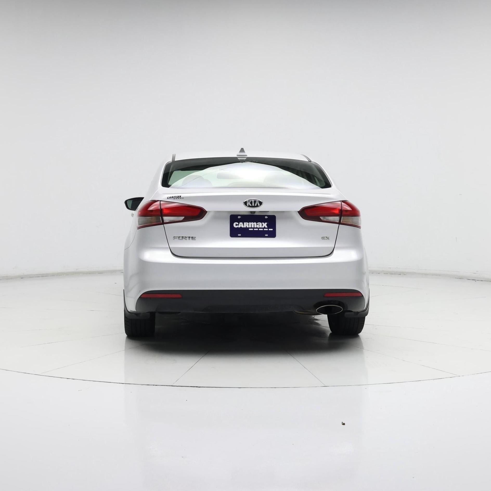 Thumbnail: 2017 Kia Forte - 6