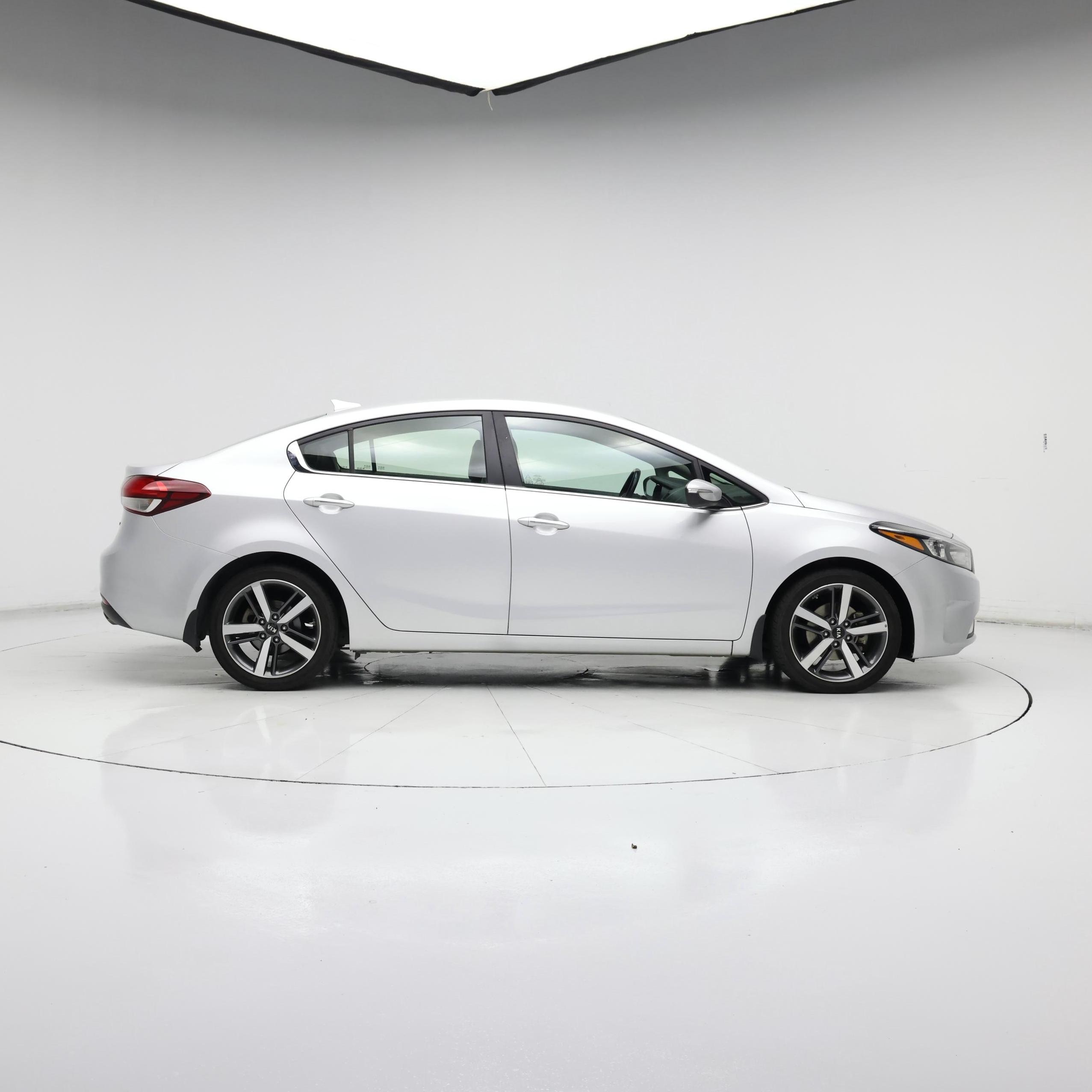 Thumbnail: 2017 Kia Forte - 7