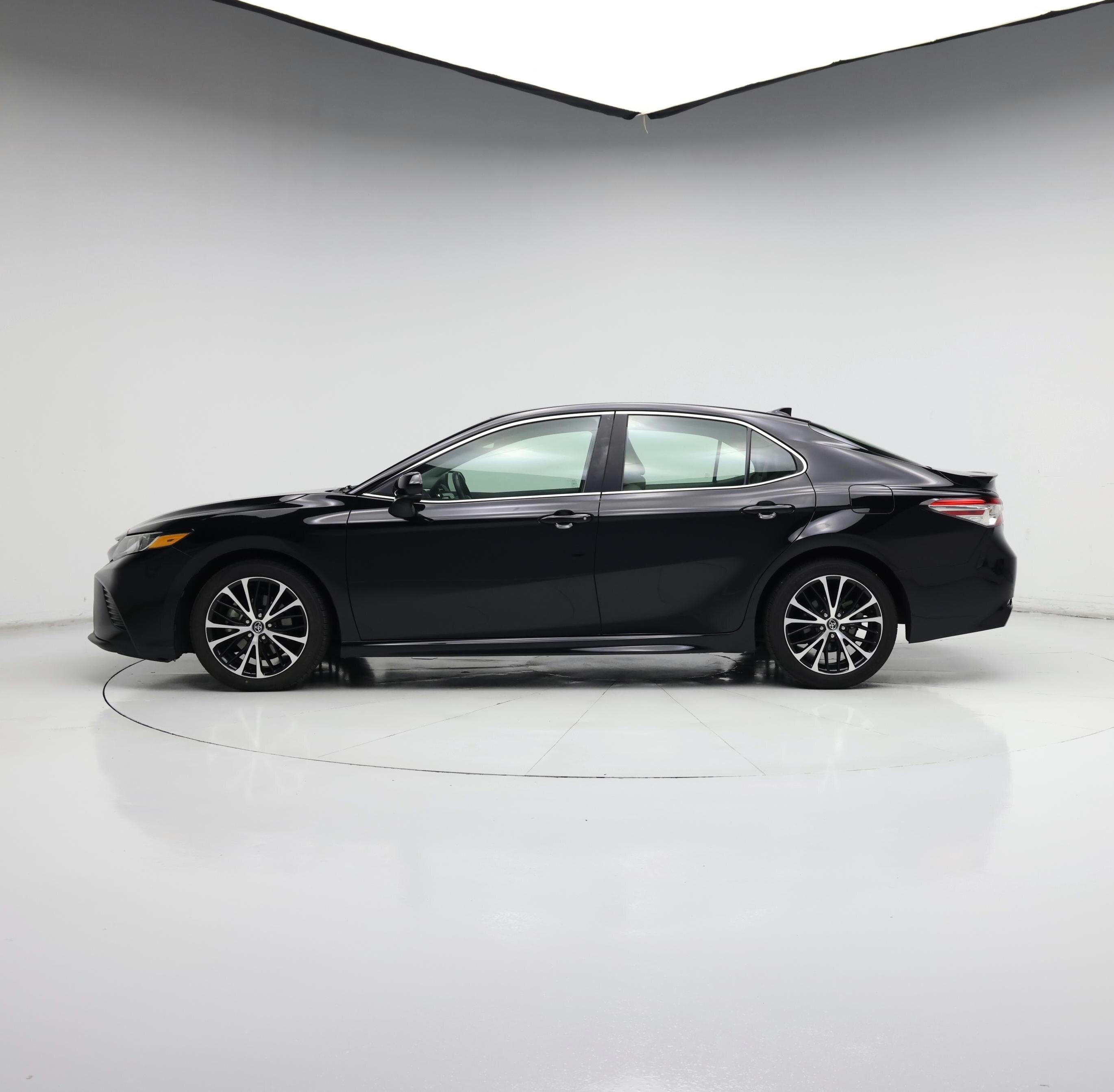 Thumbnail: 2020 Toyota Camry - 3