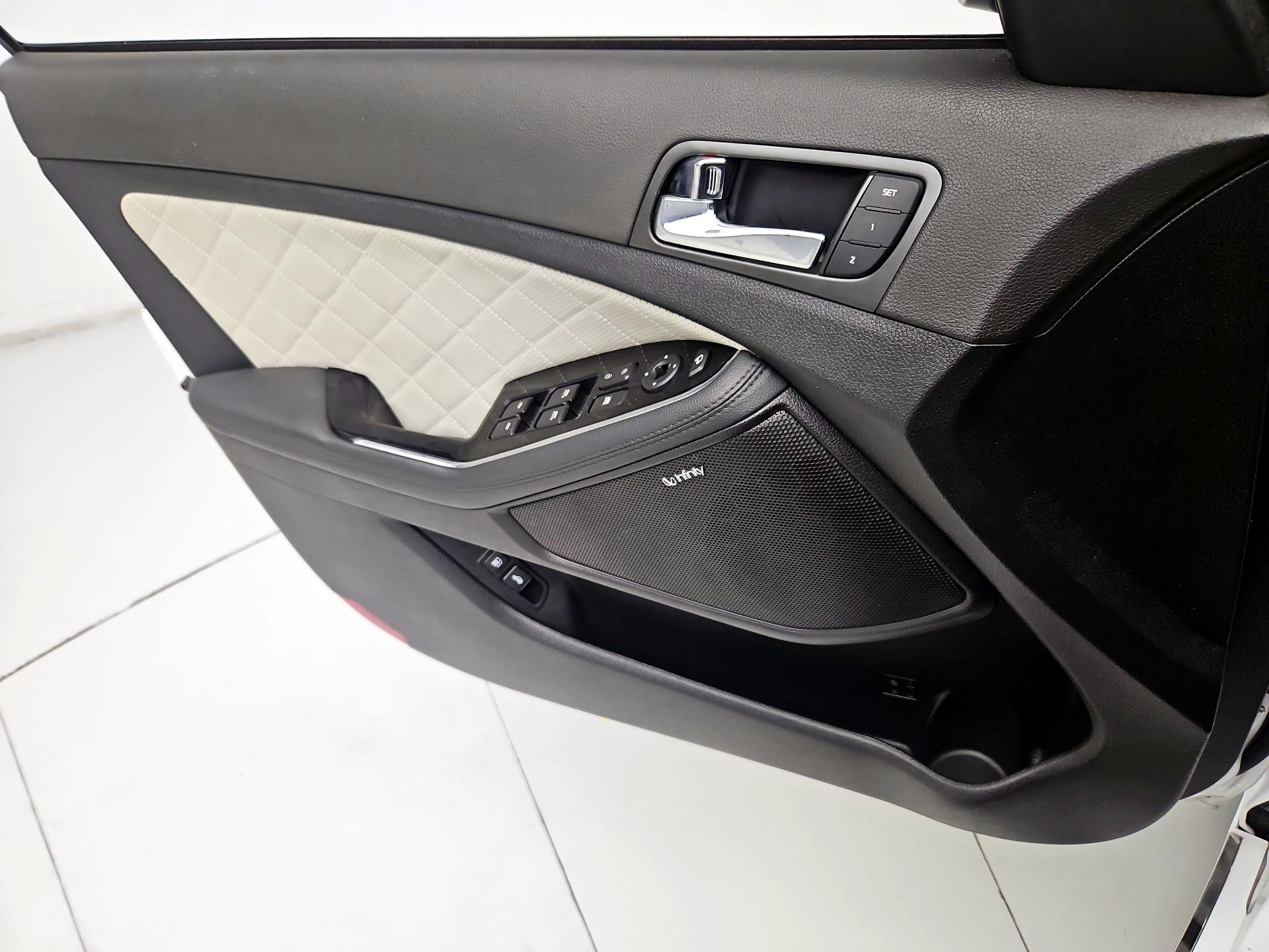 Thumbnail: 2015 Kia Optima - 12