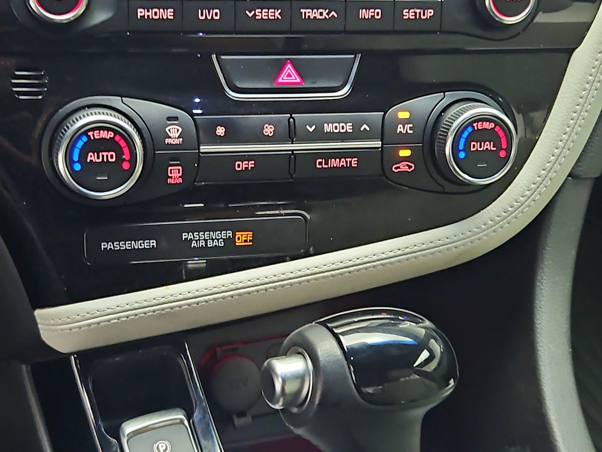 Thumbnail: 2015 Kia Optima - 17