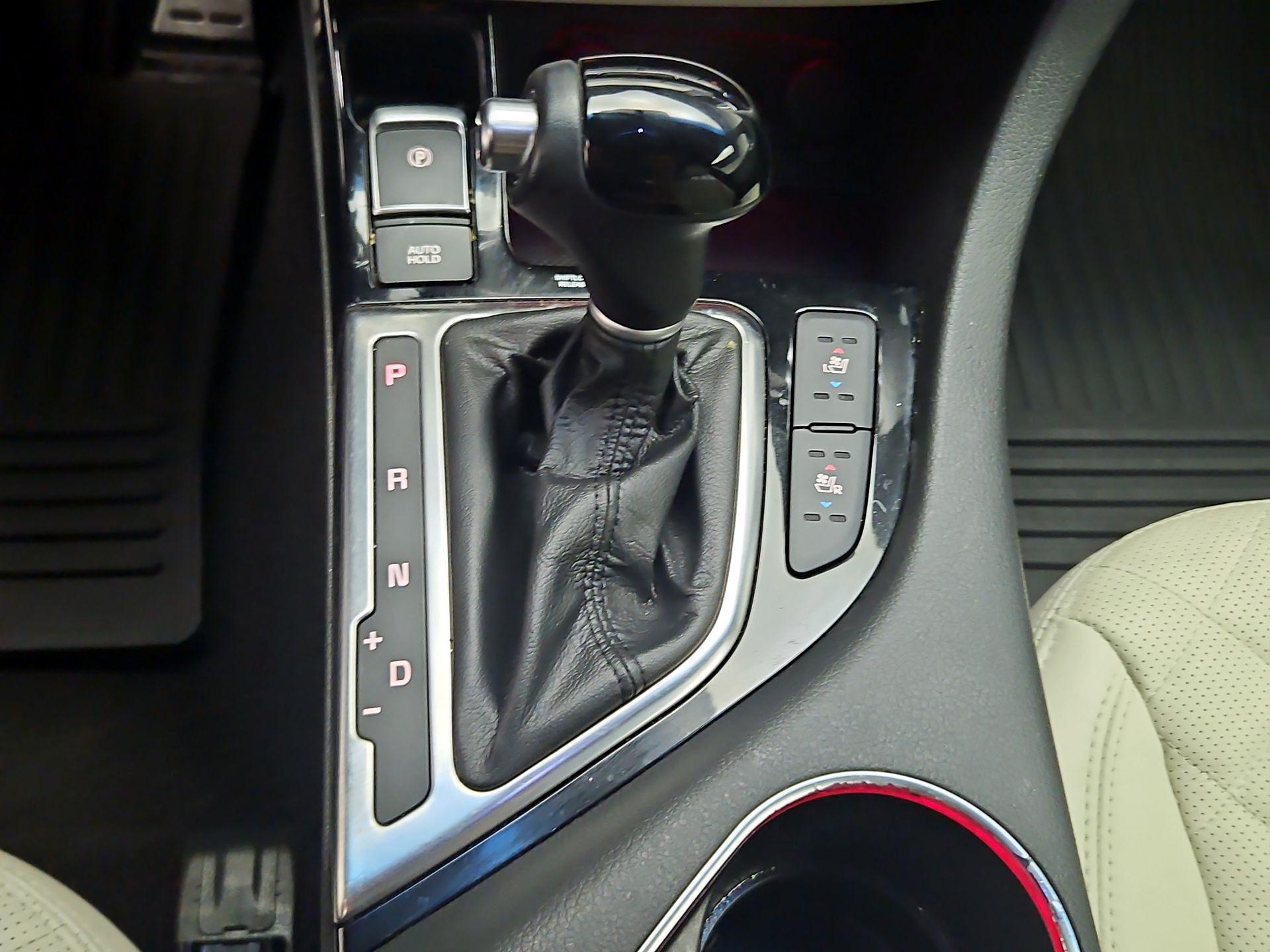 Thumbnail: 2015 Kia Optima - 18