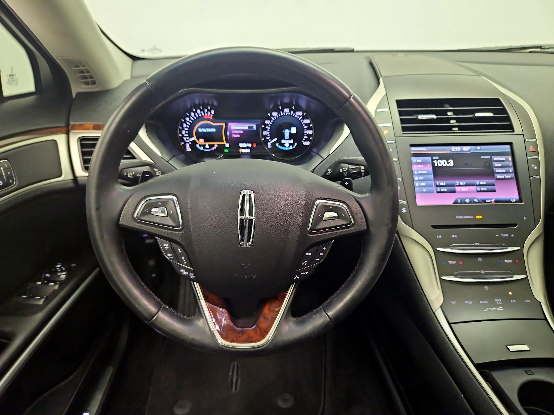 Thumbnail: 2016 Lincoln MKZ - 10