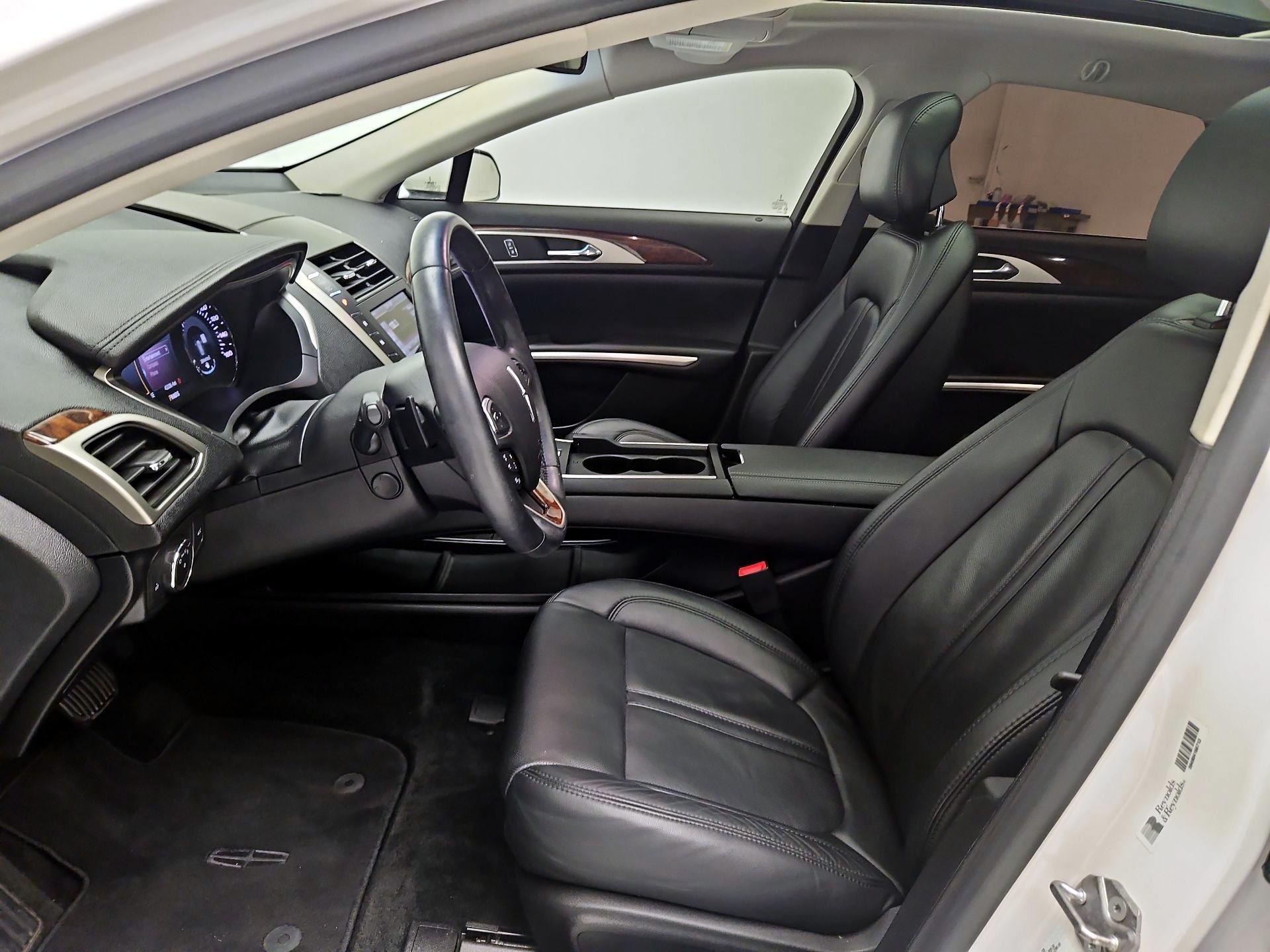 Thumbnail: 2016 Lincoln MKZ - 11