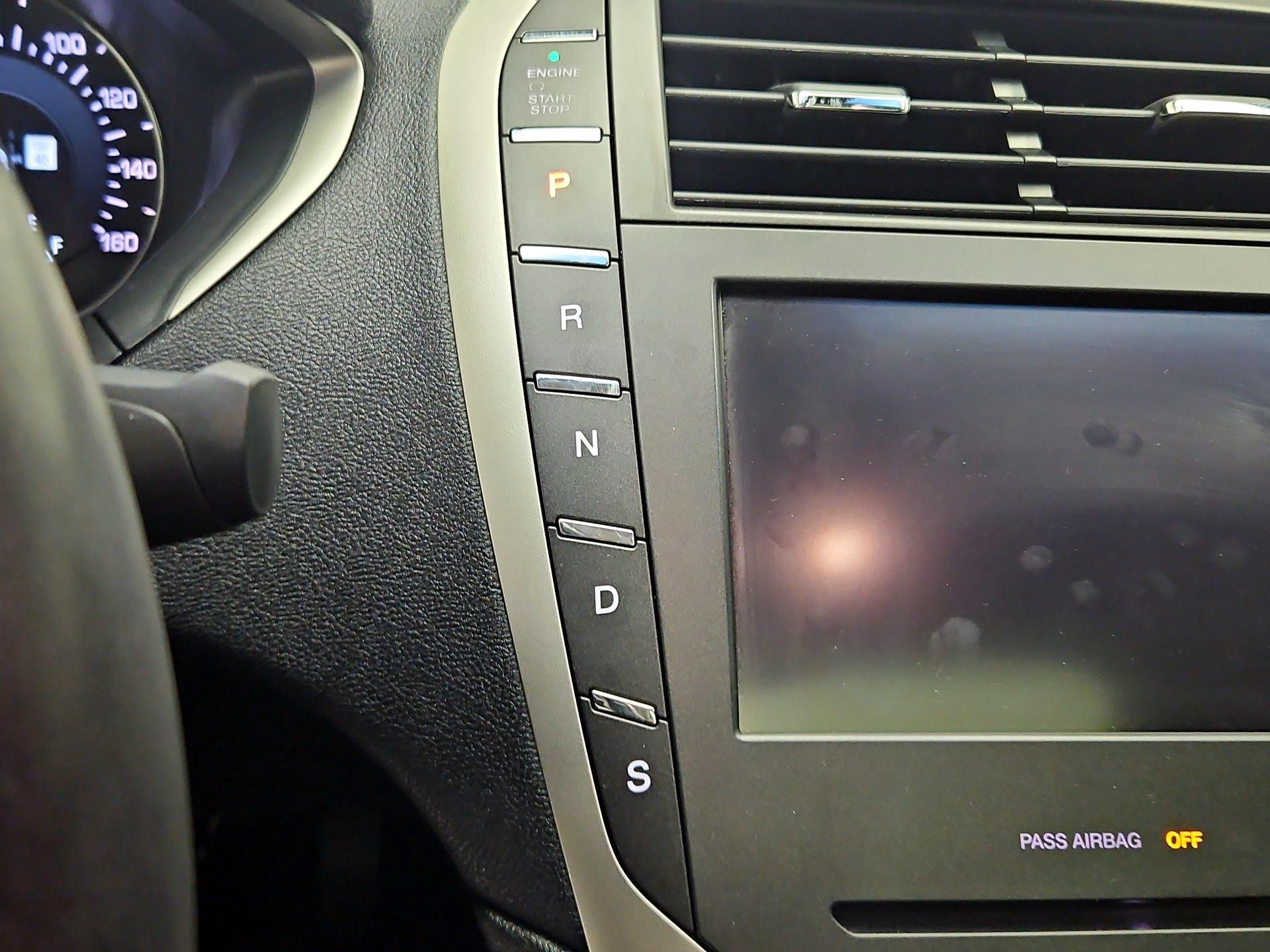 Thumbnail: 2016 Lincoln MKZ - 18