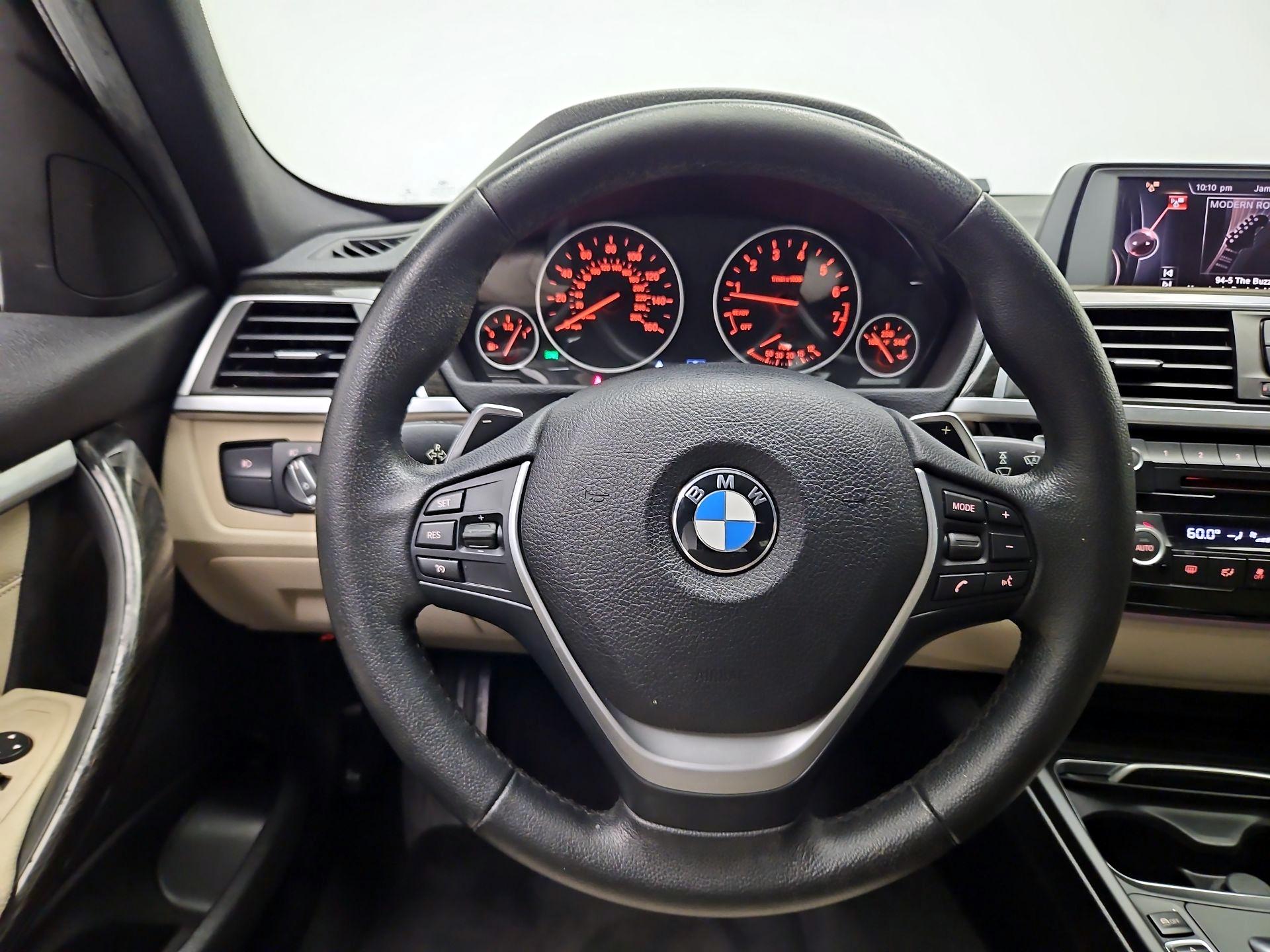 Thumbnail: 2016 BMW 3 Series - 10