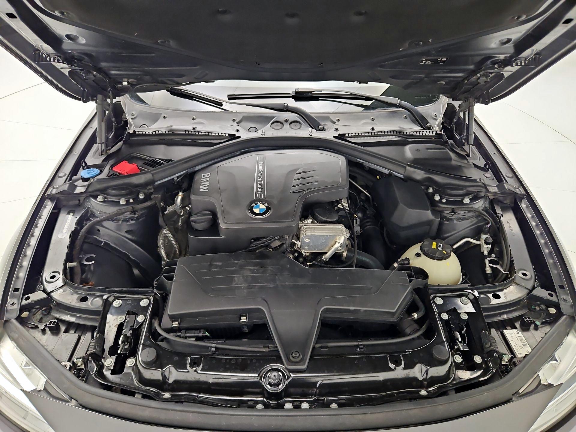 Thumbnail: 2016 BMW 3 Series - 19