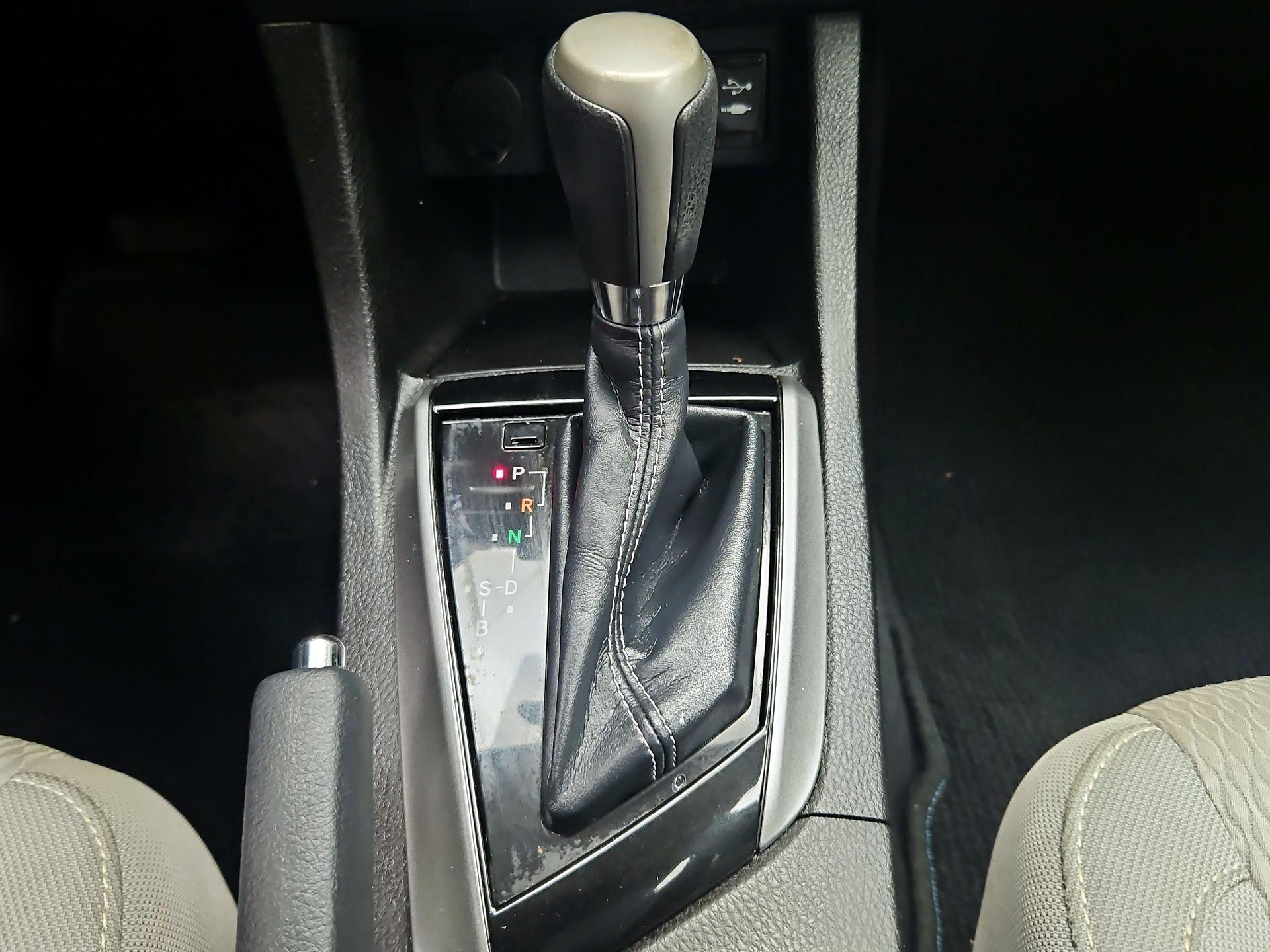 Thumbnail: 2014 Toyota Corolla - 17