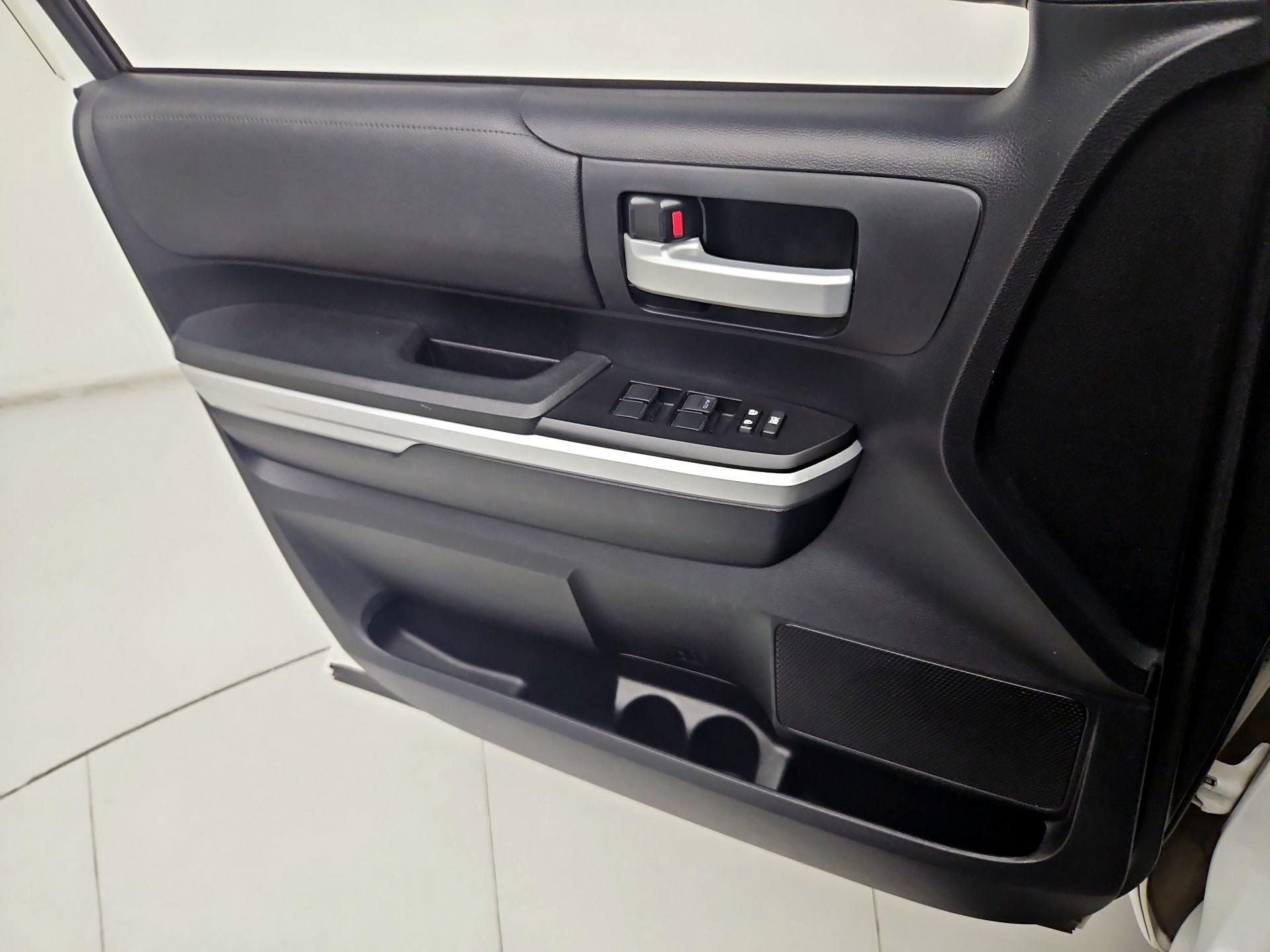 Thumbnail: 2015 Toyota Tundra - 12