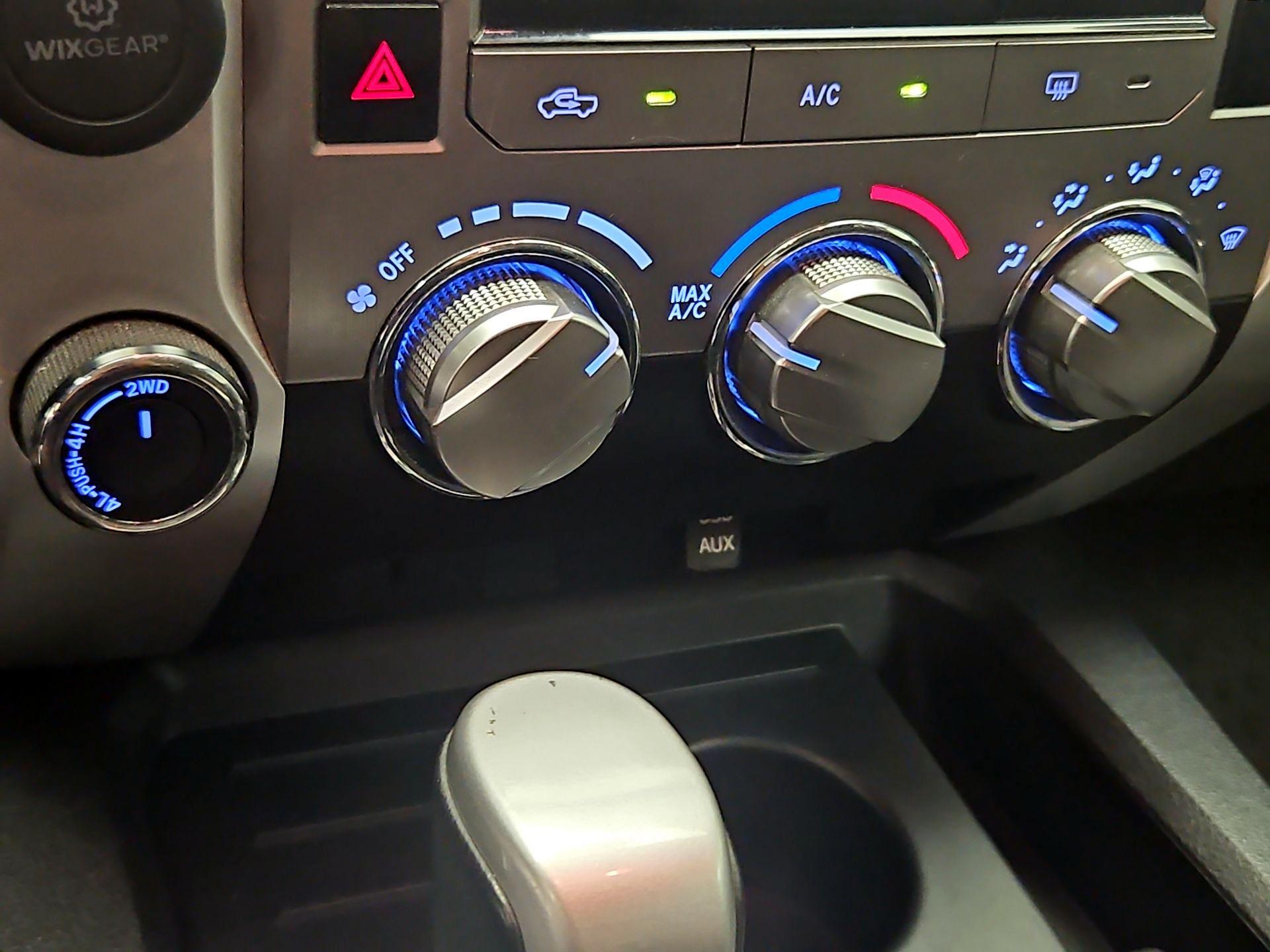 Thumbnail: 2015 Toyota Tundra - 16