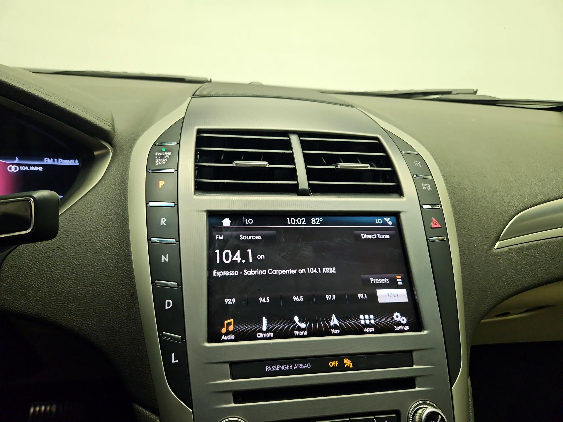 Thumbnail: 2017 Lincoln MKZ - 15