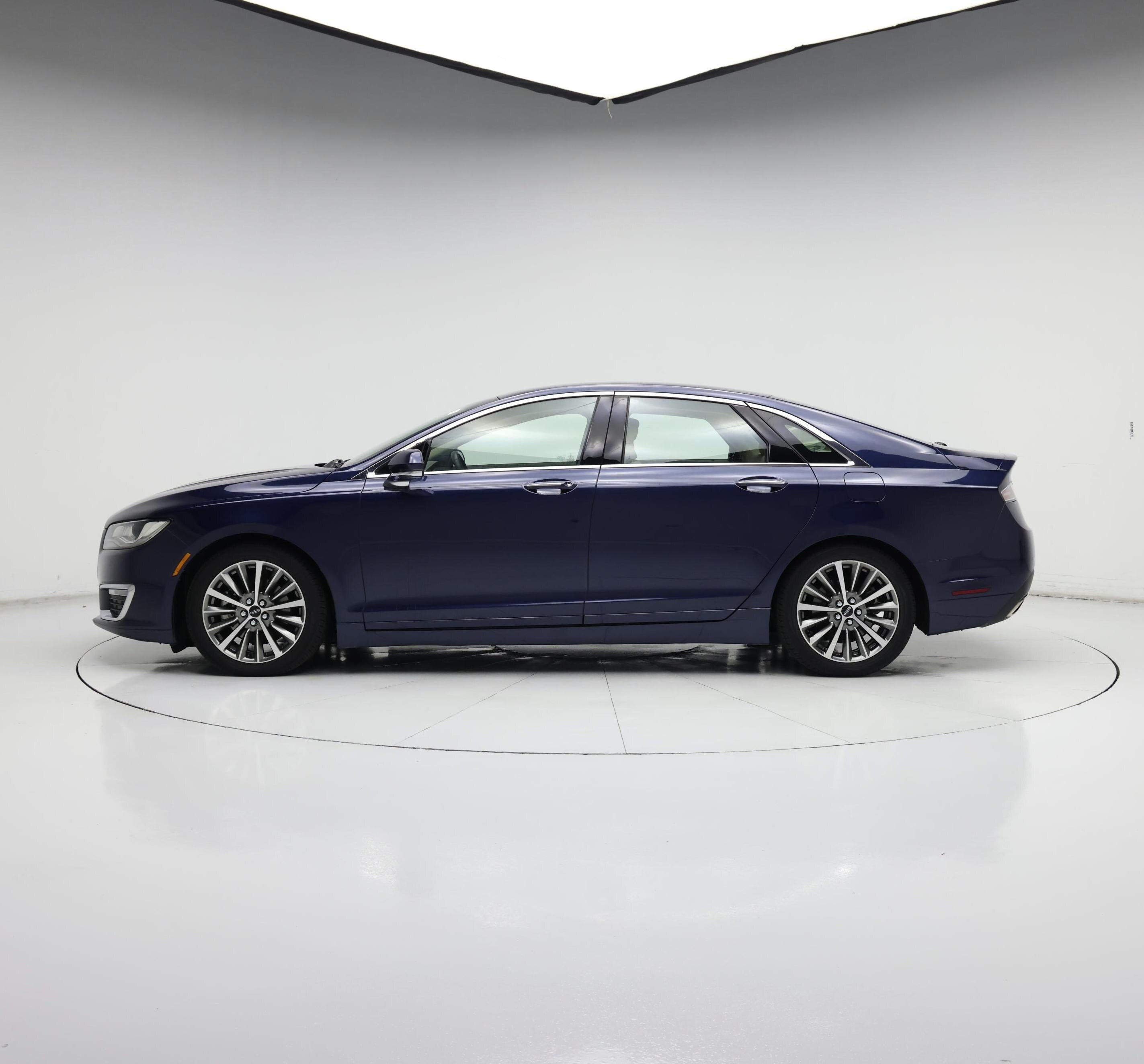 Thumbnail: 2017 Lincoln MKZ - 3