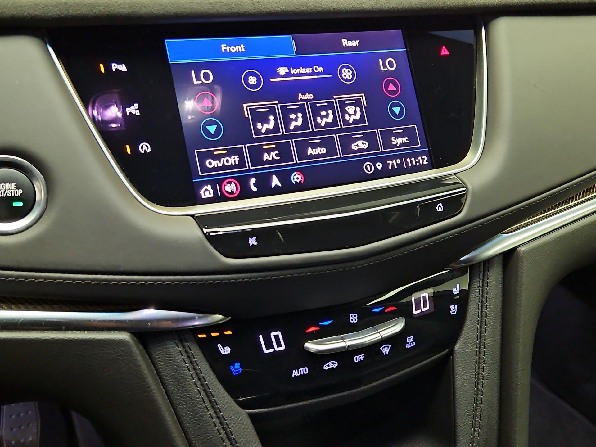 Thumbnail: 2022 Cadillac XT5 - 16