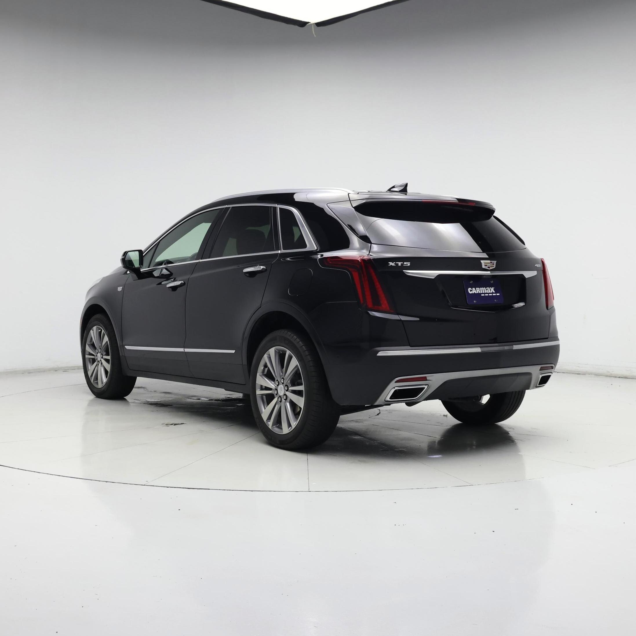 Thumbnail: 2022 Cadillac XT5 - 2