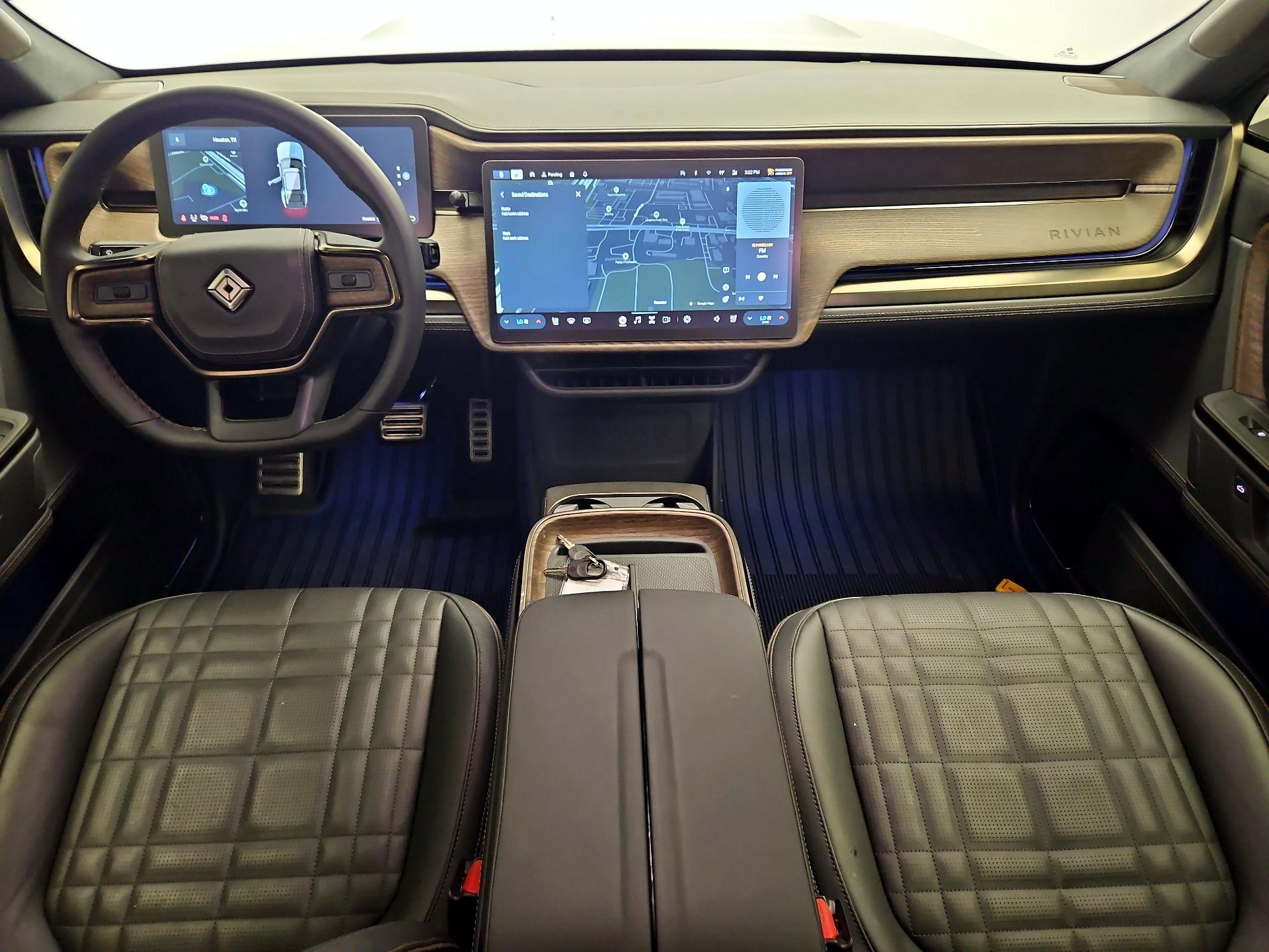 Thumbnail: 2025 Rivian R1S - 9
