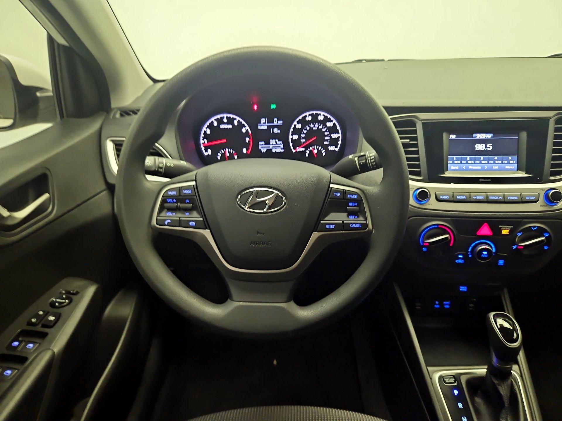 Thumbnail: 2022 Hyundai Accent - 10
