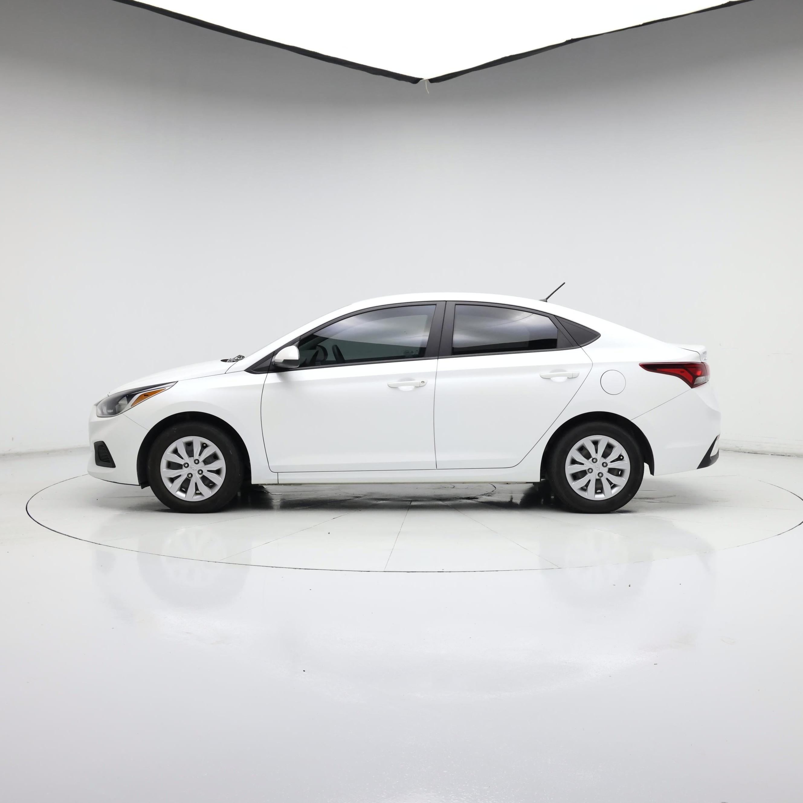 Thumbnail: 2022 Hyundai Accent - 3
