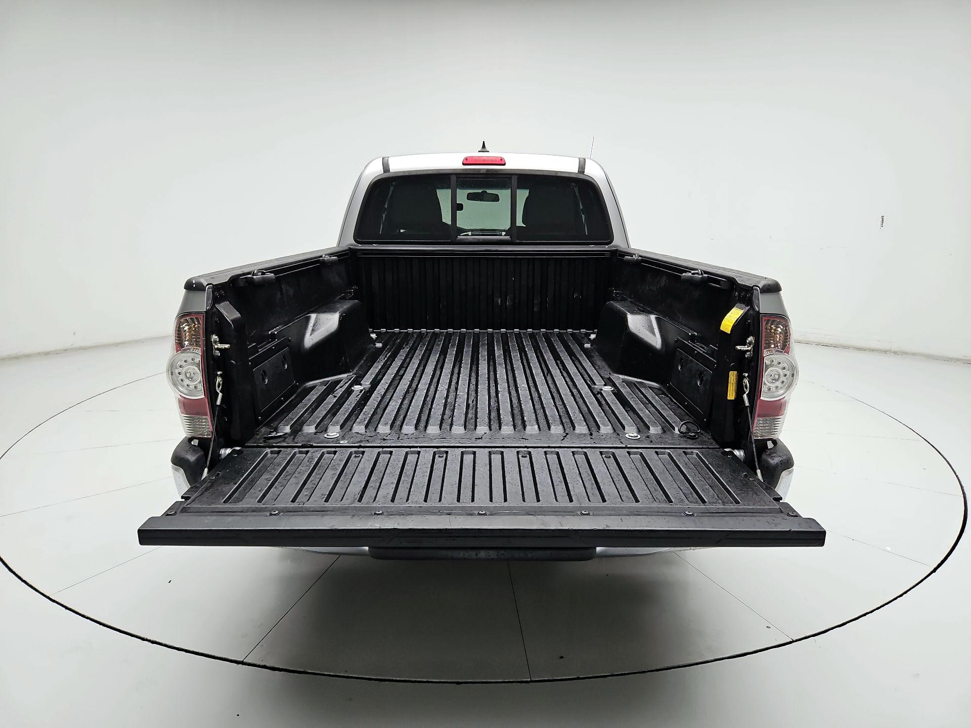 Thumbnail: 2015 Toyota Tacoma - 17