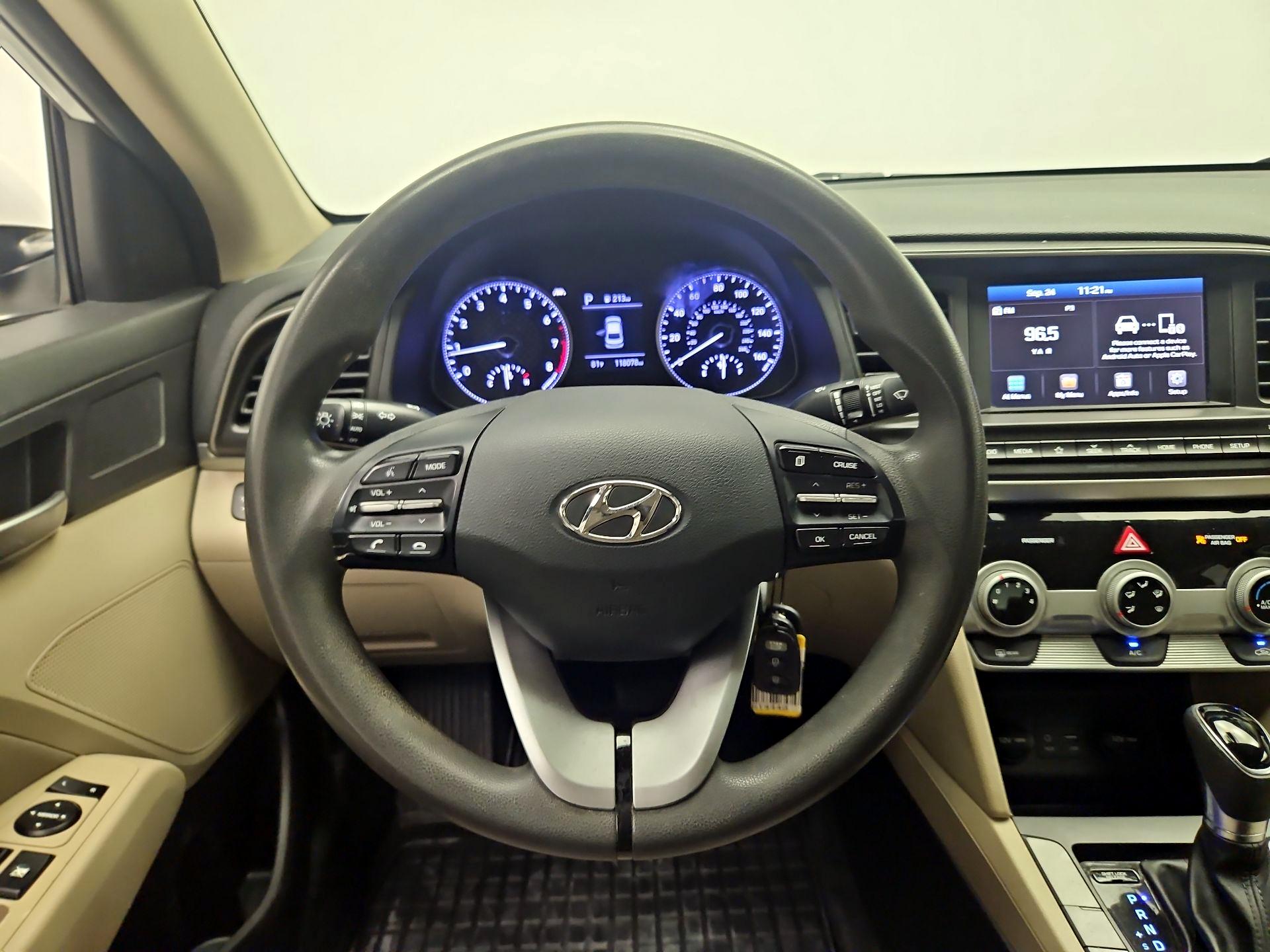 Thumbnail: 2019 Hyundai Elantra - 10