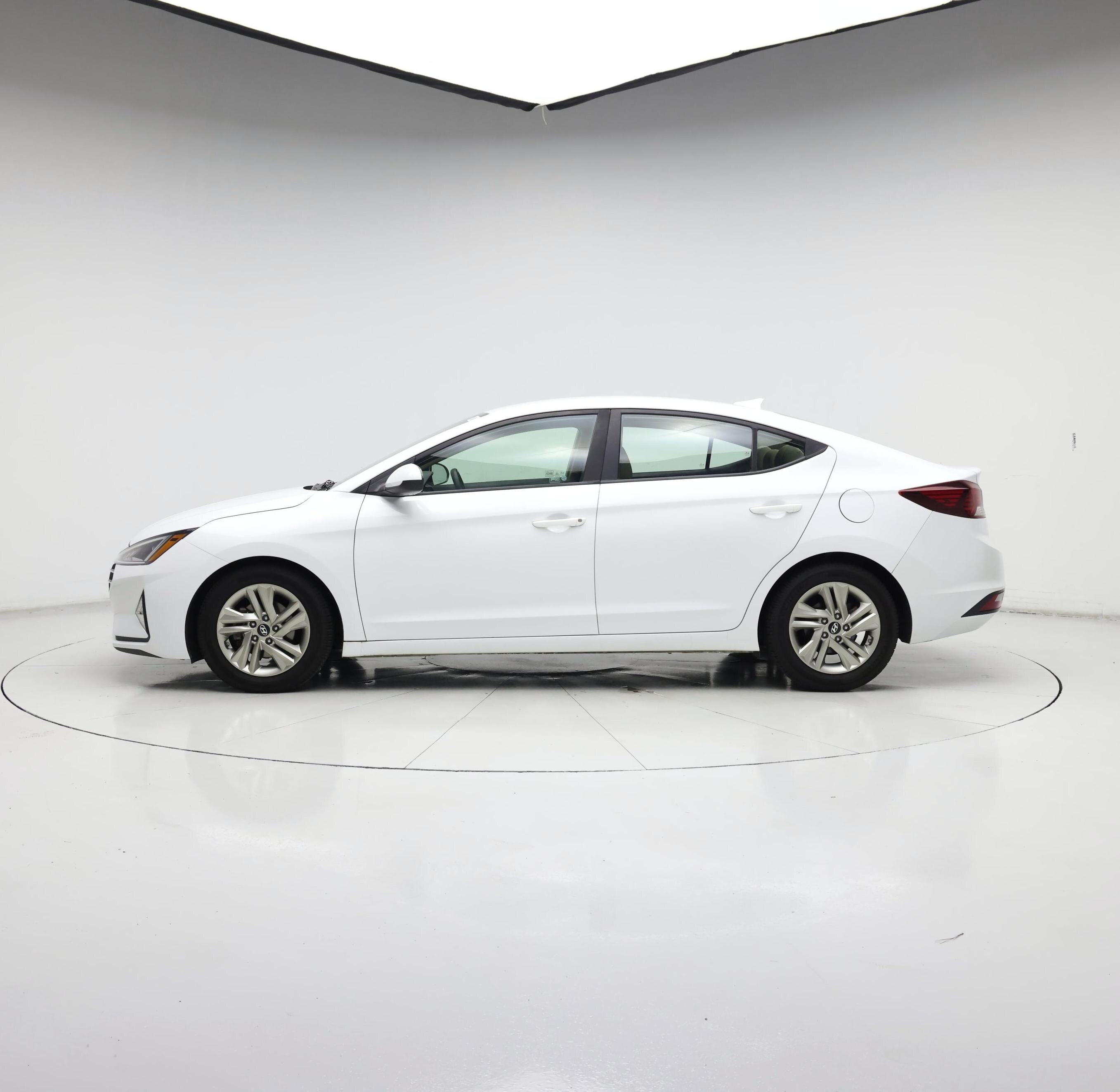 Thumbnail: 2019 Hyundai Elantra - 3