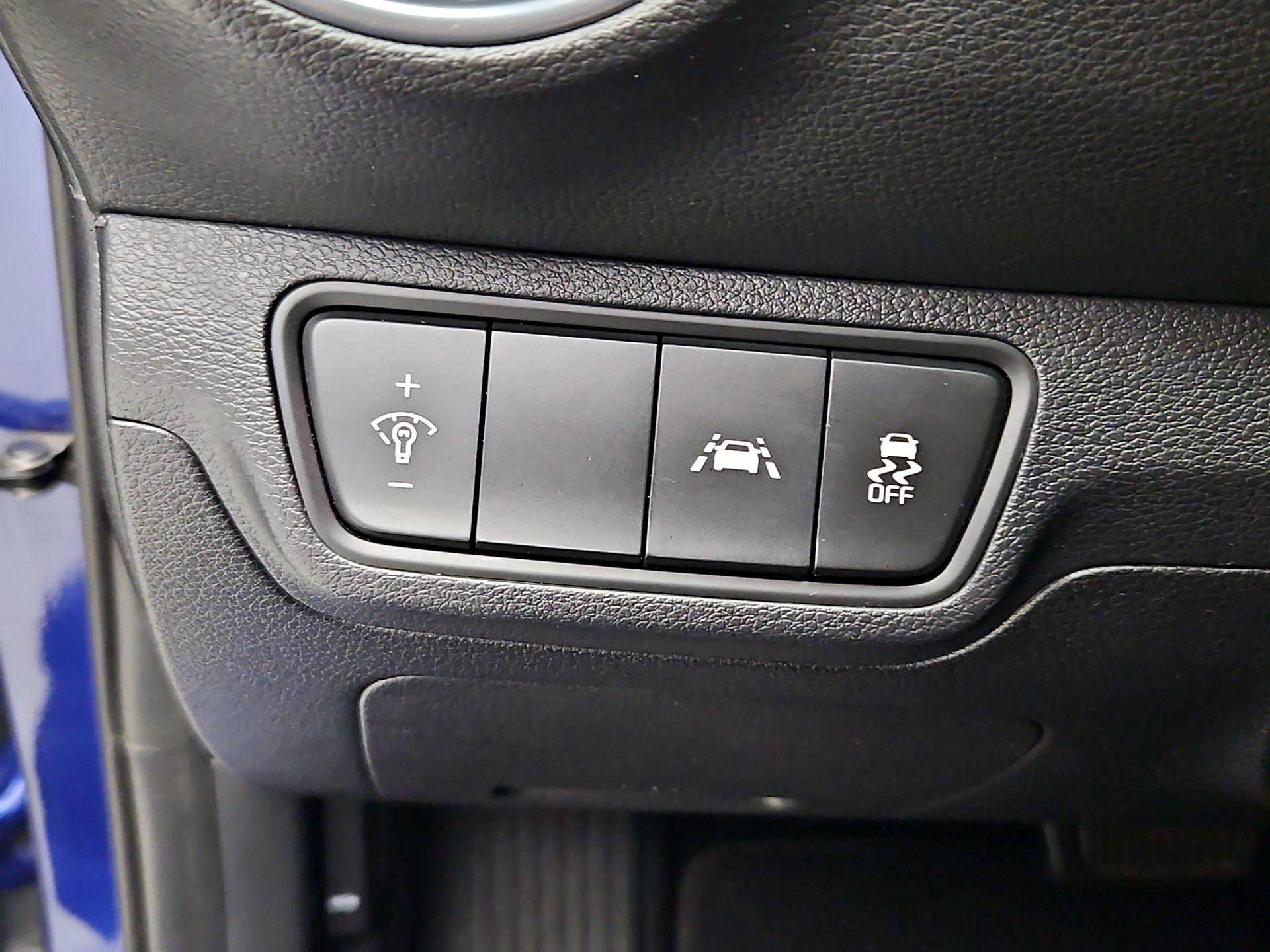 Thumbnail: 2019 Kia Forte - 13