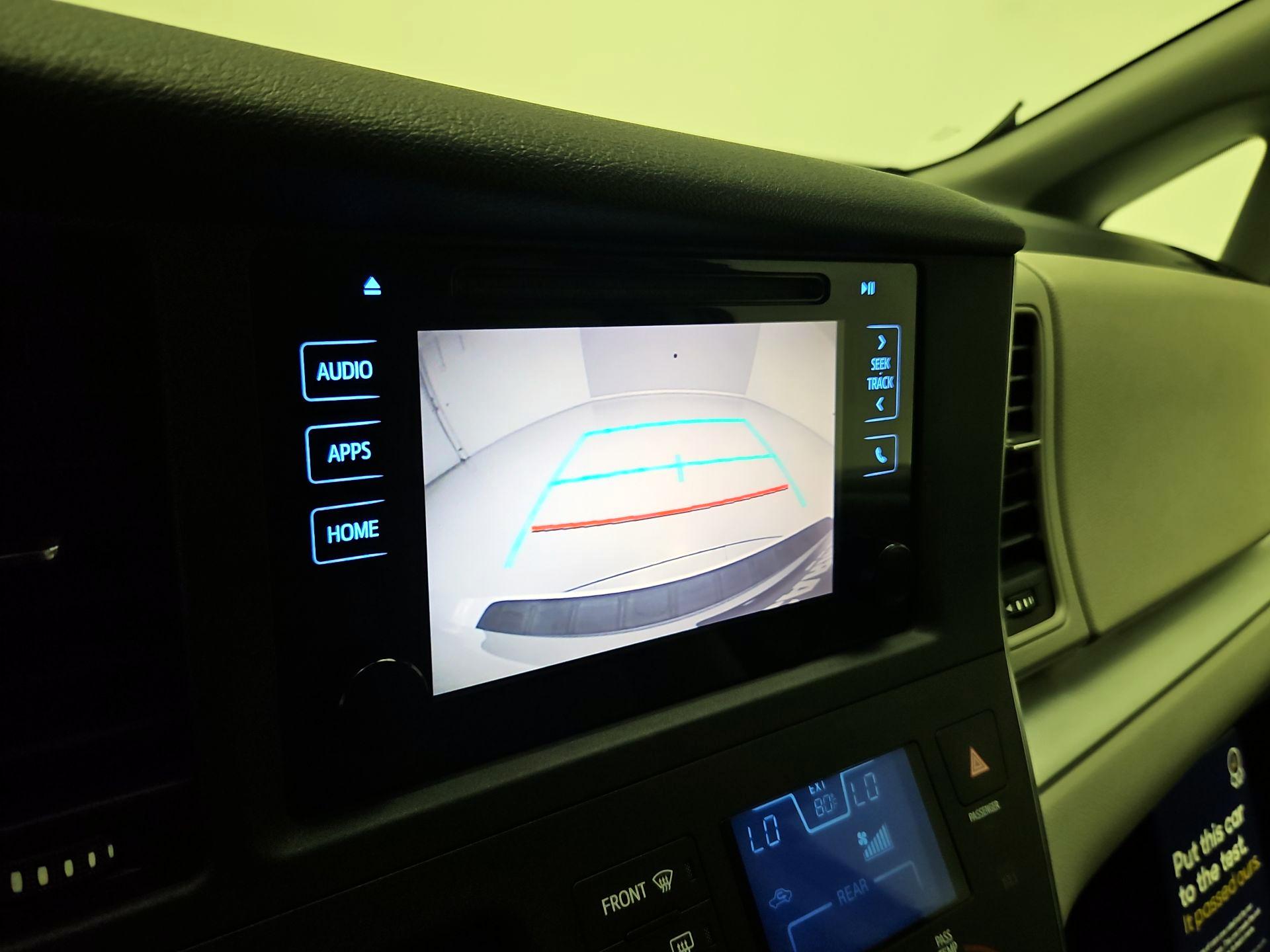 Thumbnail: 2015 Toyota Sienna - 14