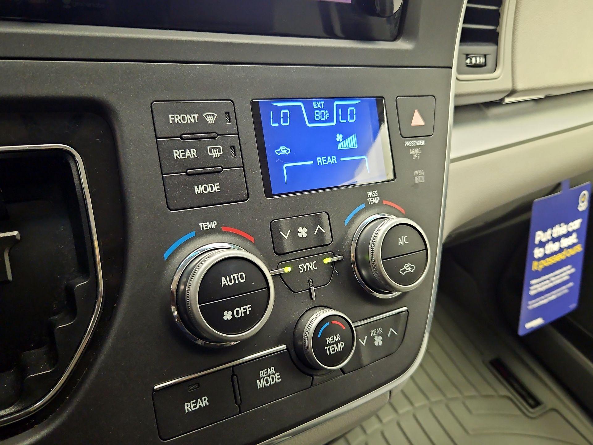Thumbnail: 2015 Toyota Sienna - 16