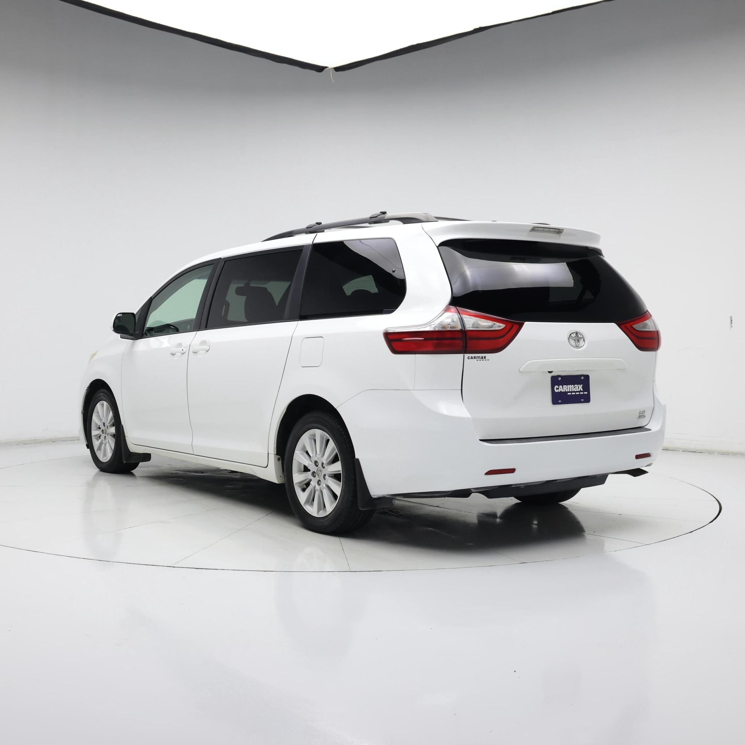Thumbnail: 2015 Toyota Sienna - 2
