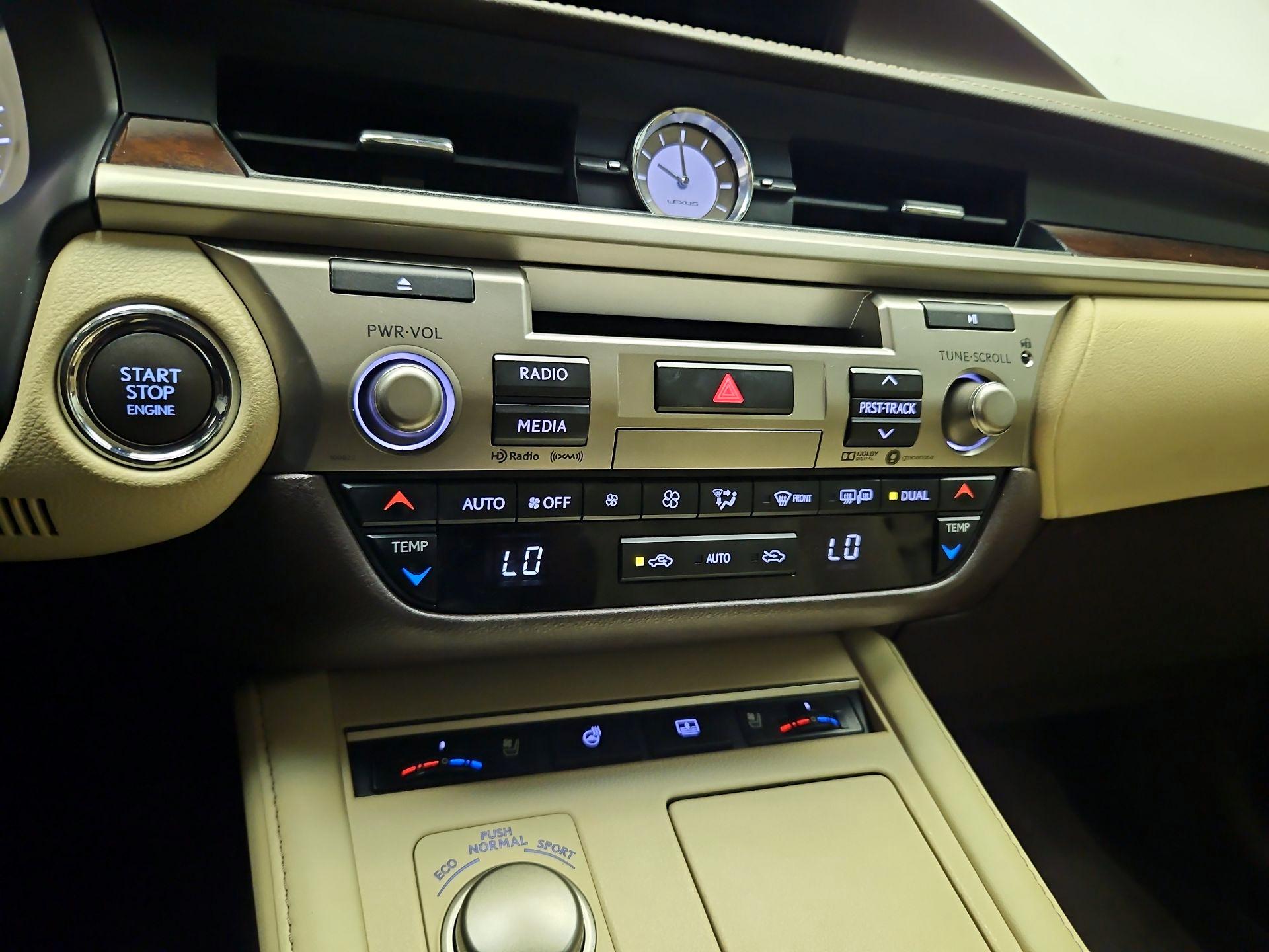 Thumbnail: 2018 Lexus ES - 15