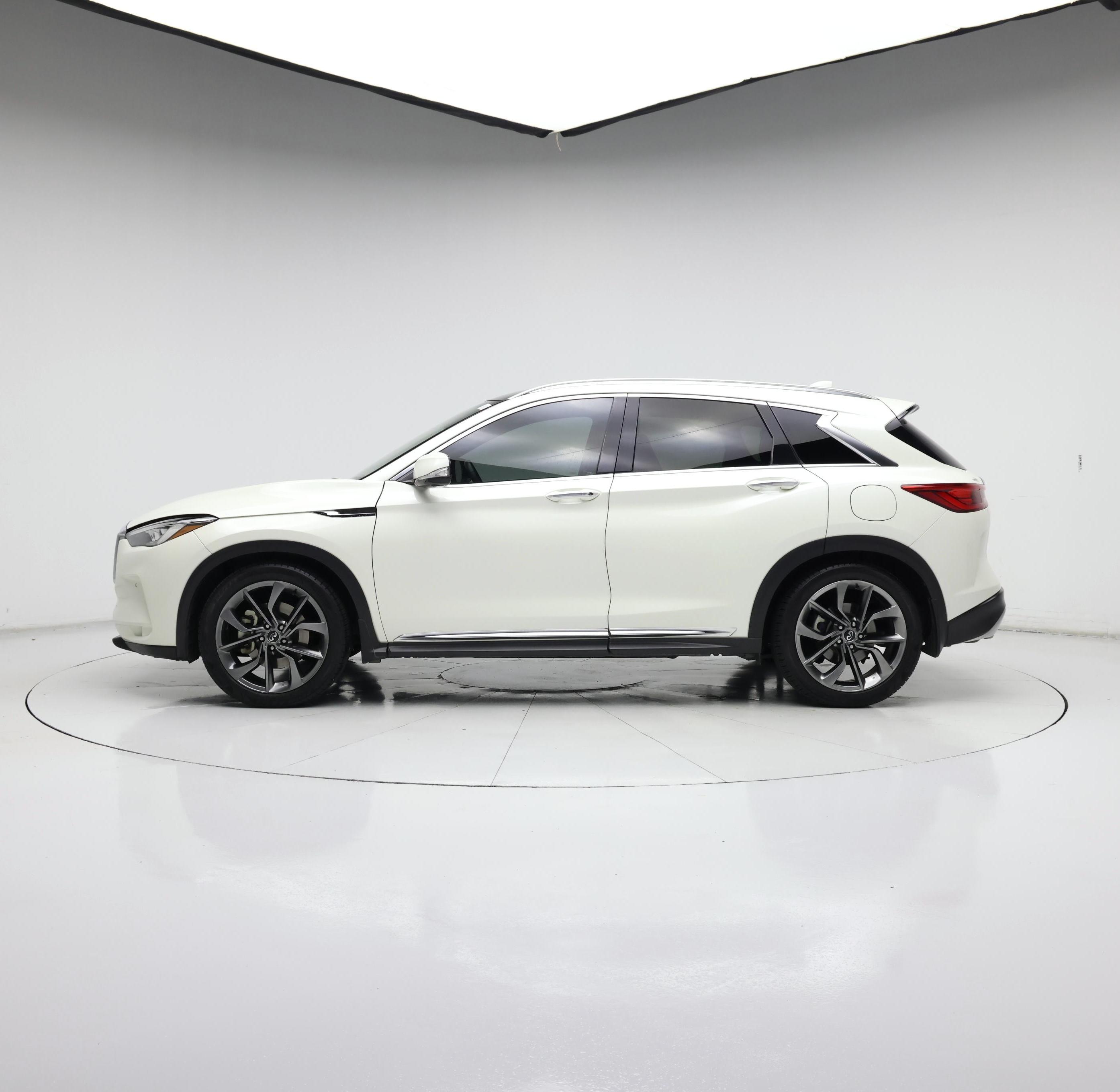 Thumbnail: 2019 INFINITI QX50 - 3