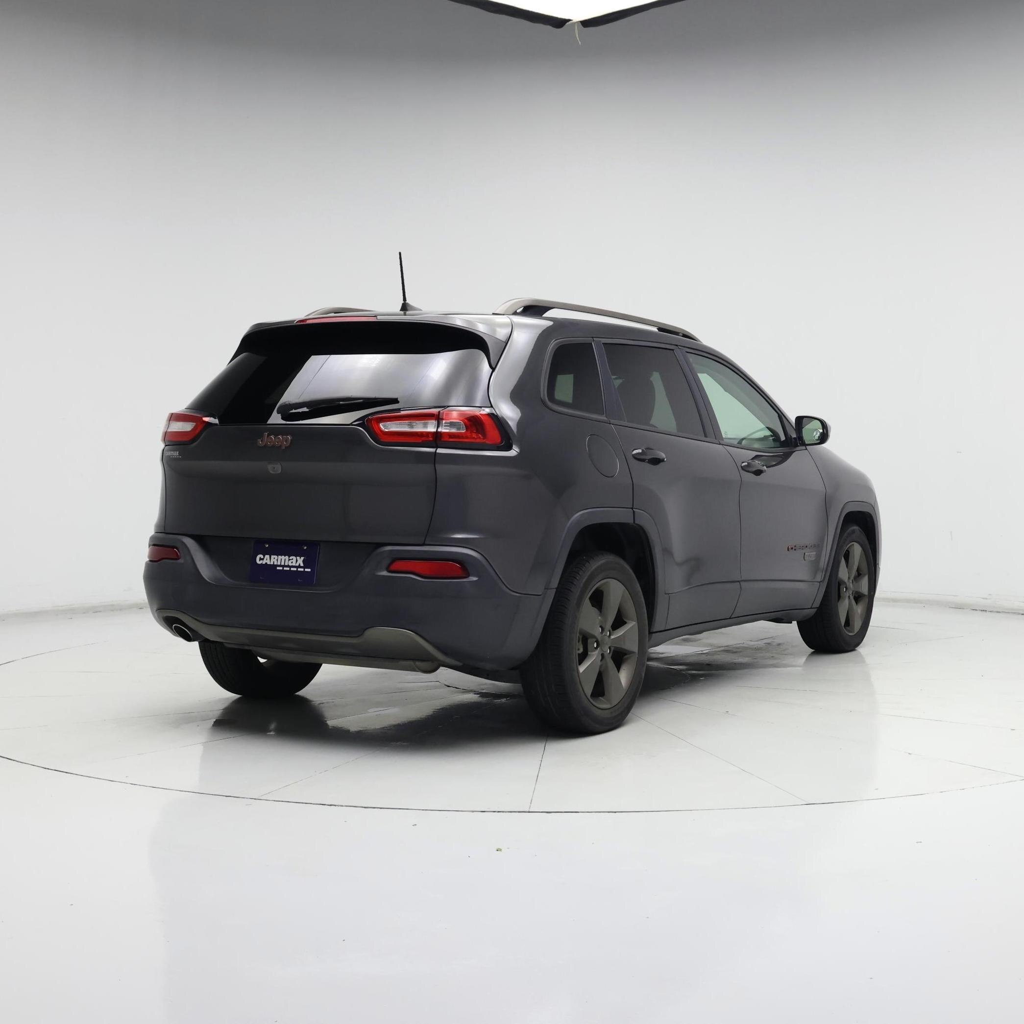 Thumbnail: 2017 Jeep Cherokee - 8