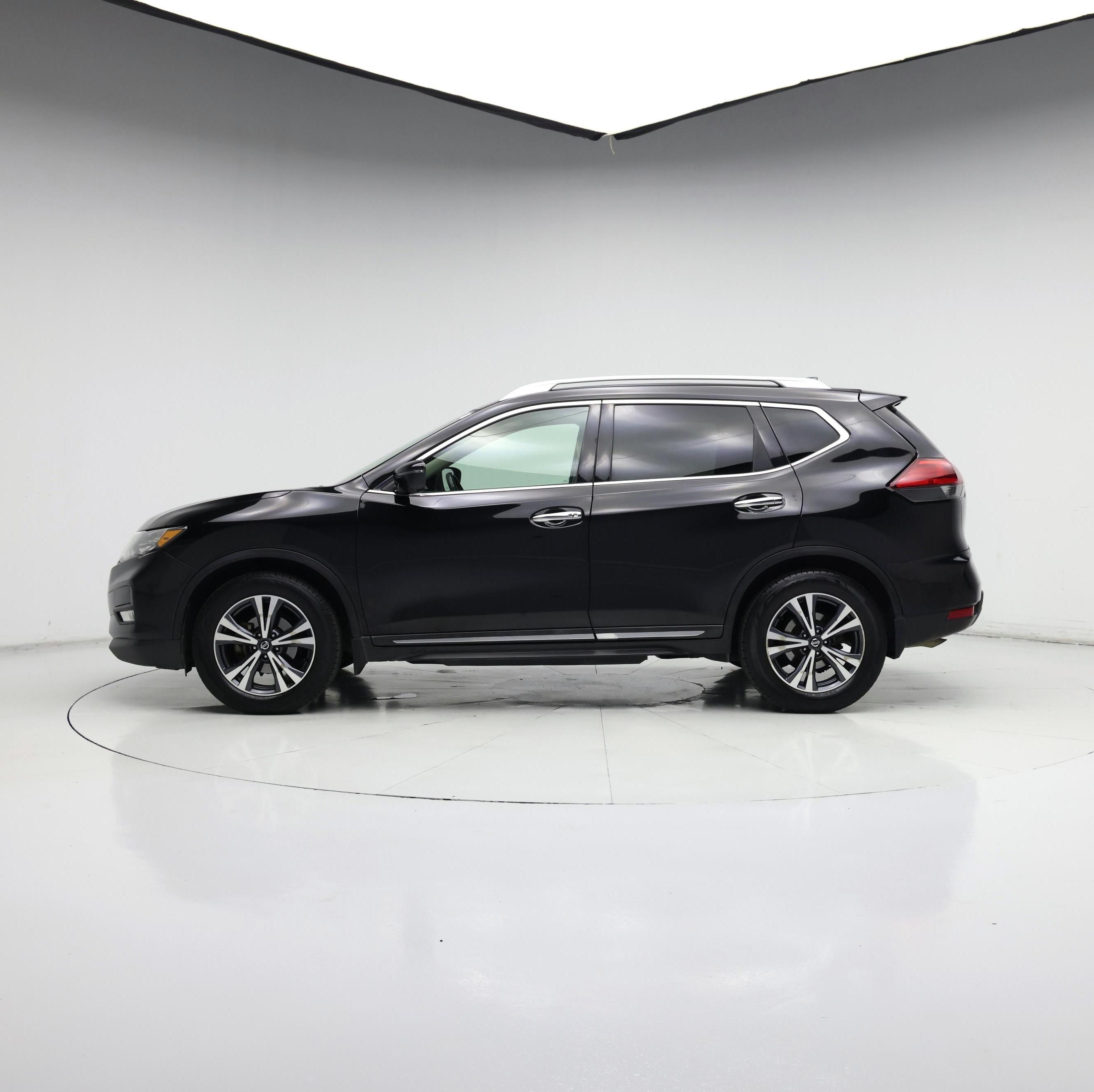 Thumbnail: 2017 Nissan Rogue - 3
