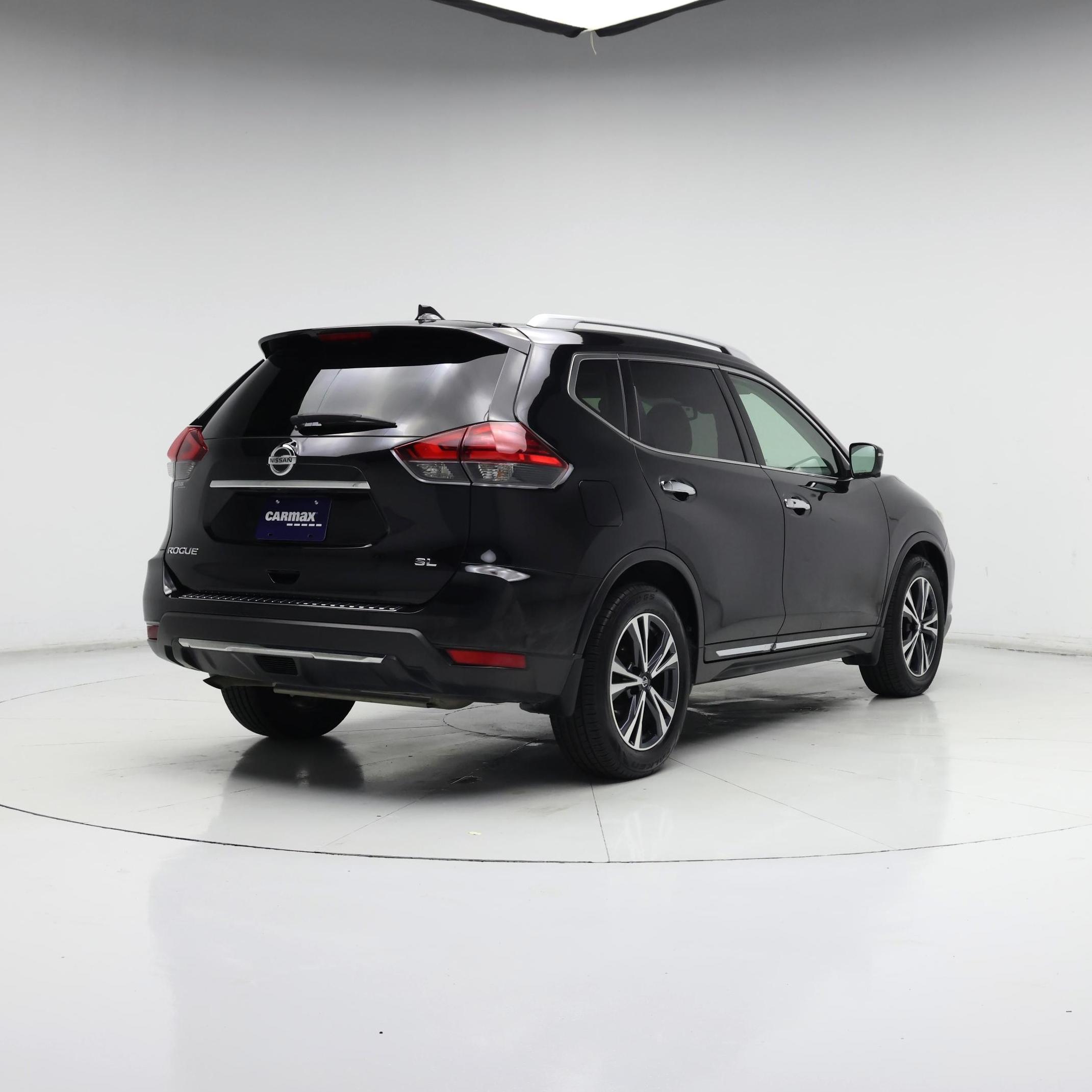 Thumbnail: 2017 Nissan Rogue - 8