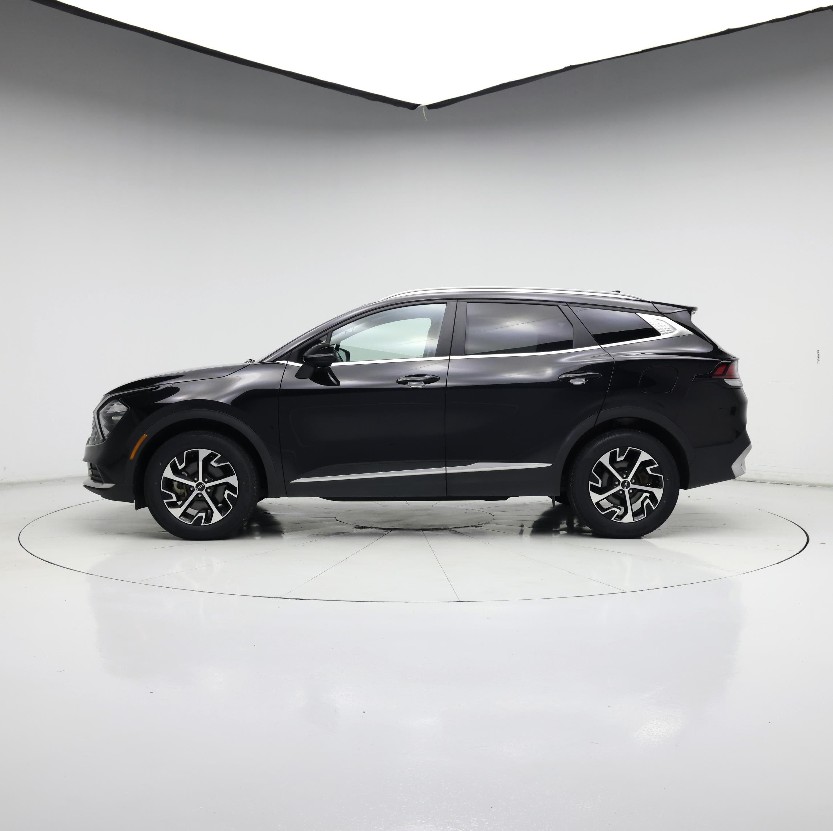 Thumbnail: 2023 Kia Sportage - 3