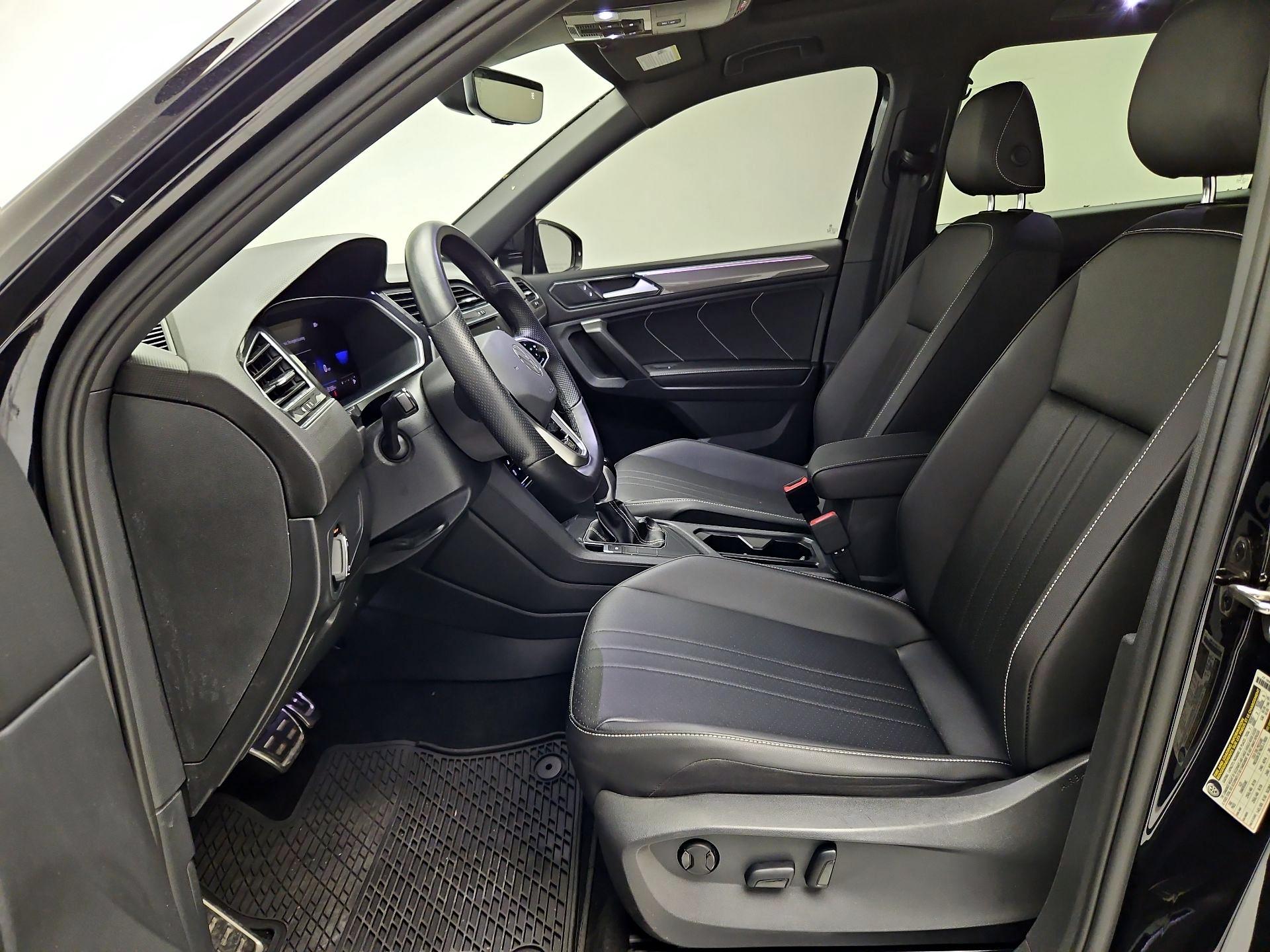 Thumbnail: 2023 Volkswagen Tiguan - 11