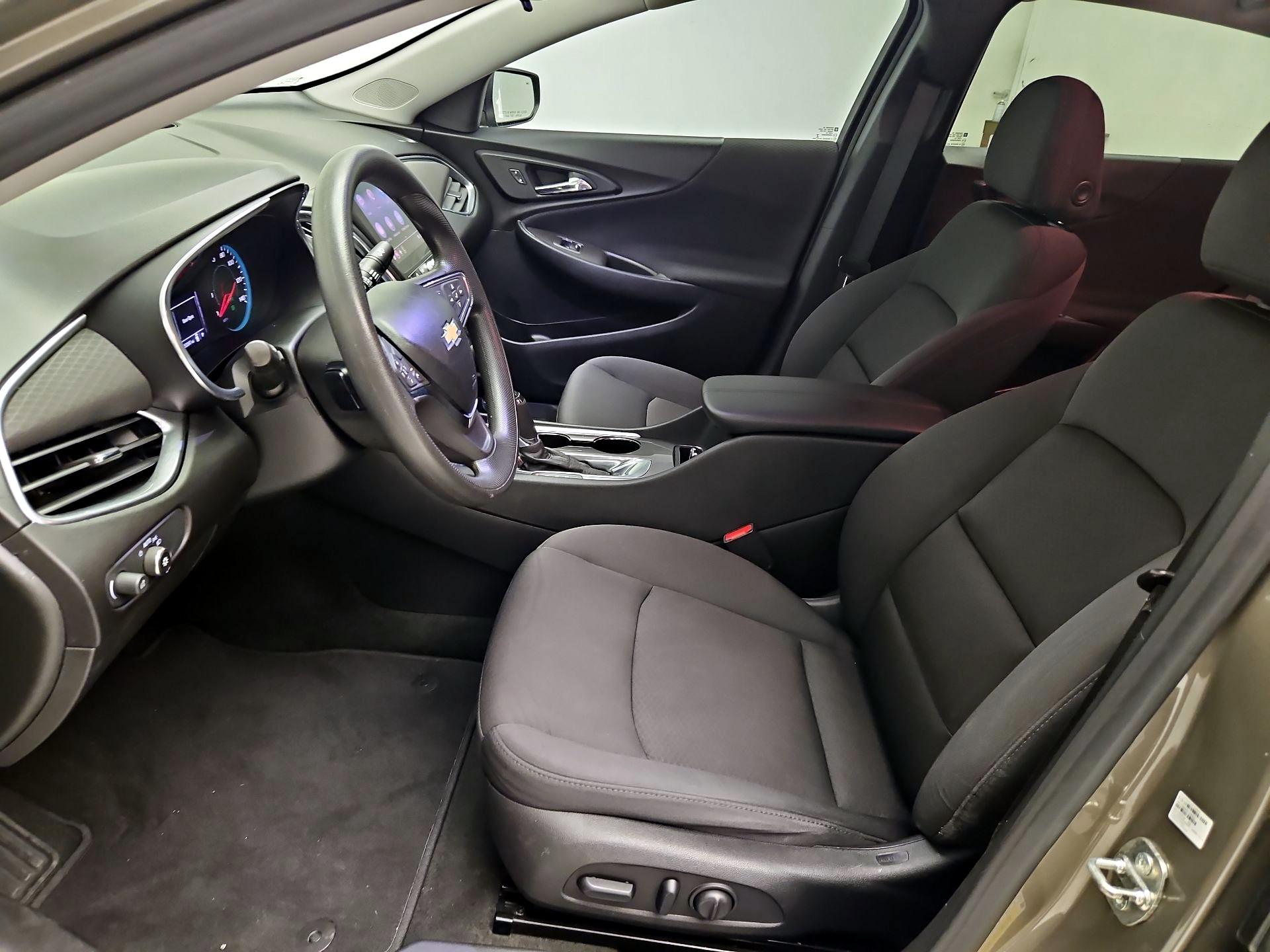 Thumbnail: 2020 Chevrolet Malibu - 11