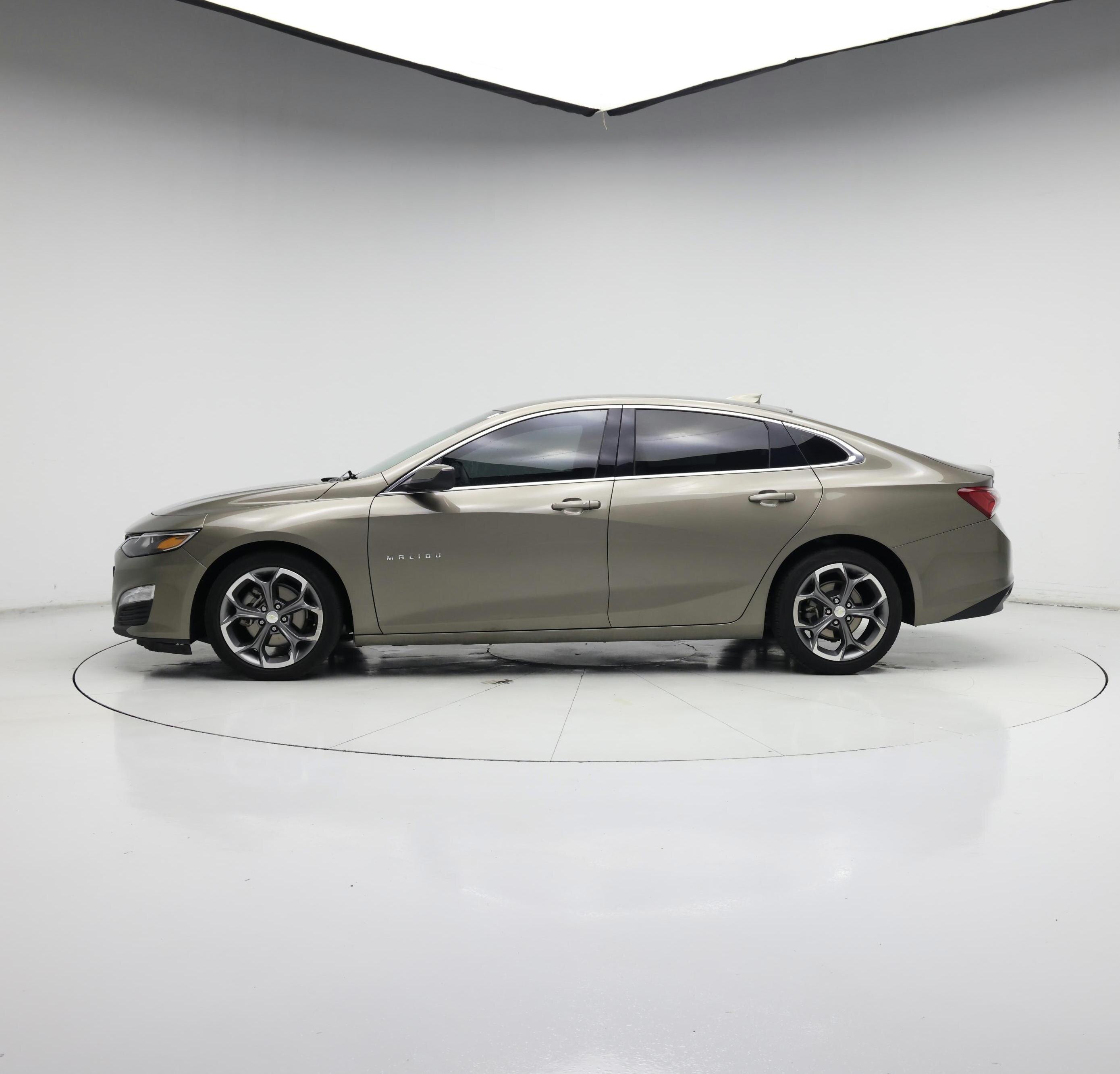 Thumbnail: 2020 Chevrolet Malibu - 3