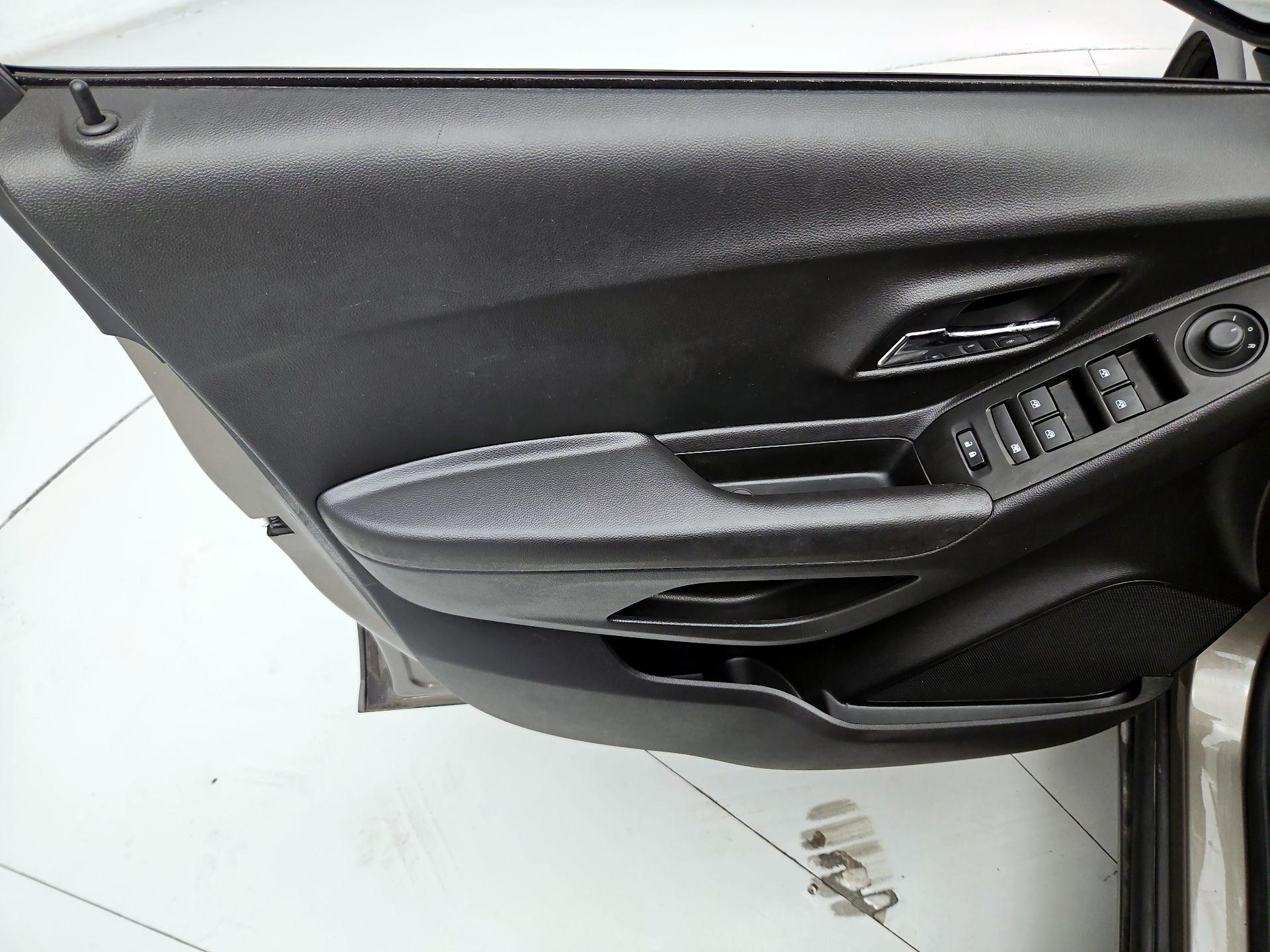 Thumbnail: 2020 Chevrolet Trax - 12