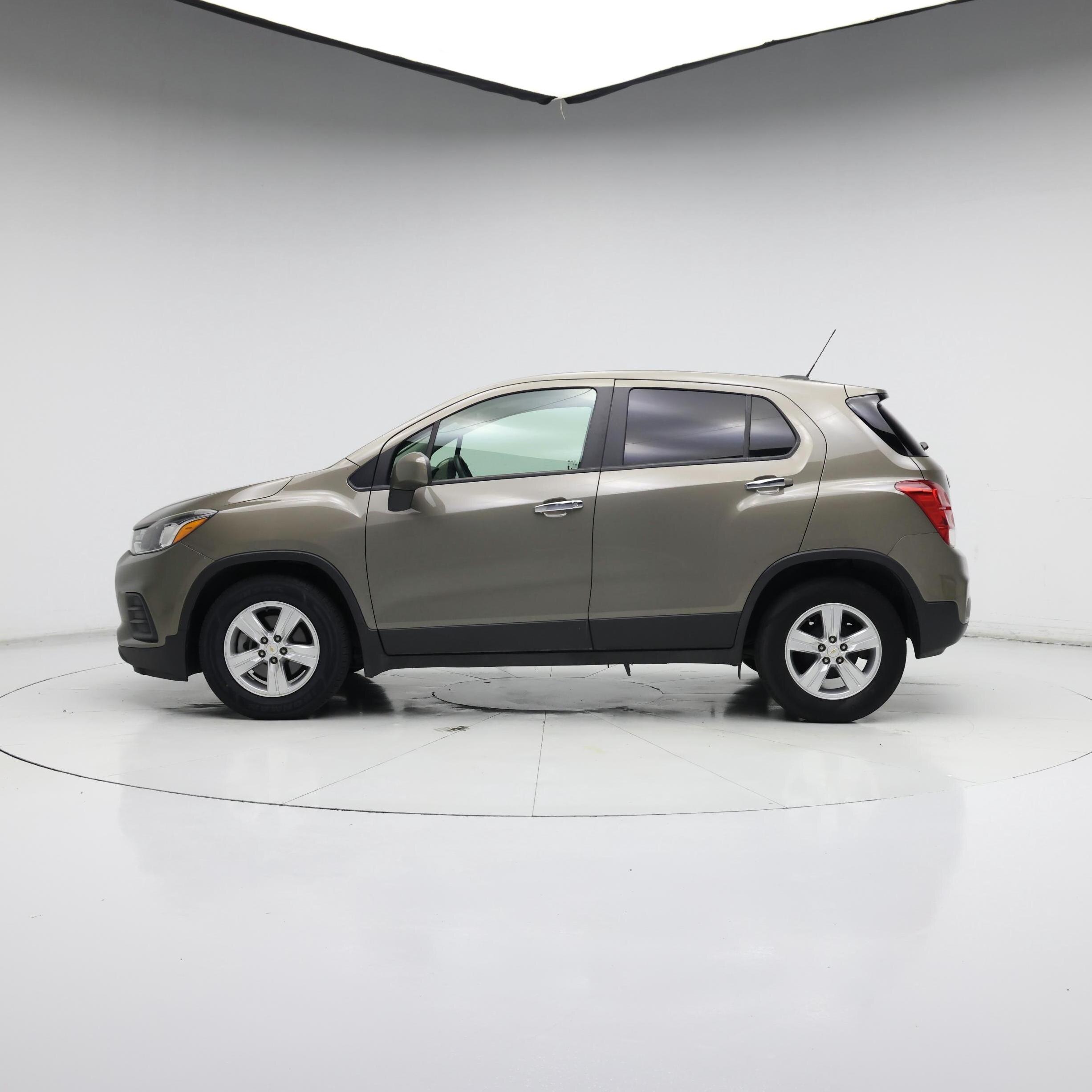 Thumbnail: 2020 Chevrolet Trax - 3