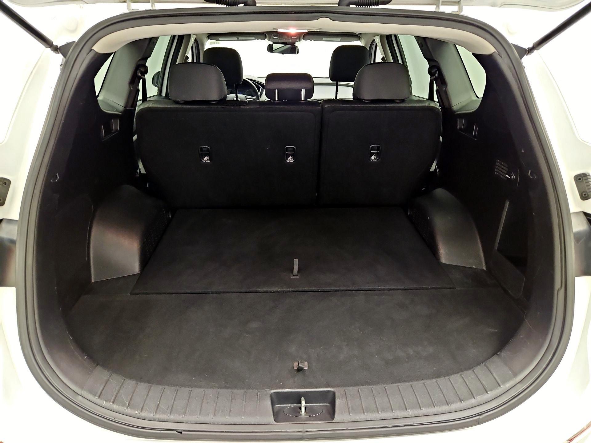Thumbnail: 2019 Hyundai Santa Fe - 18