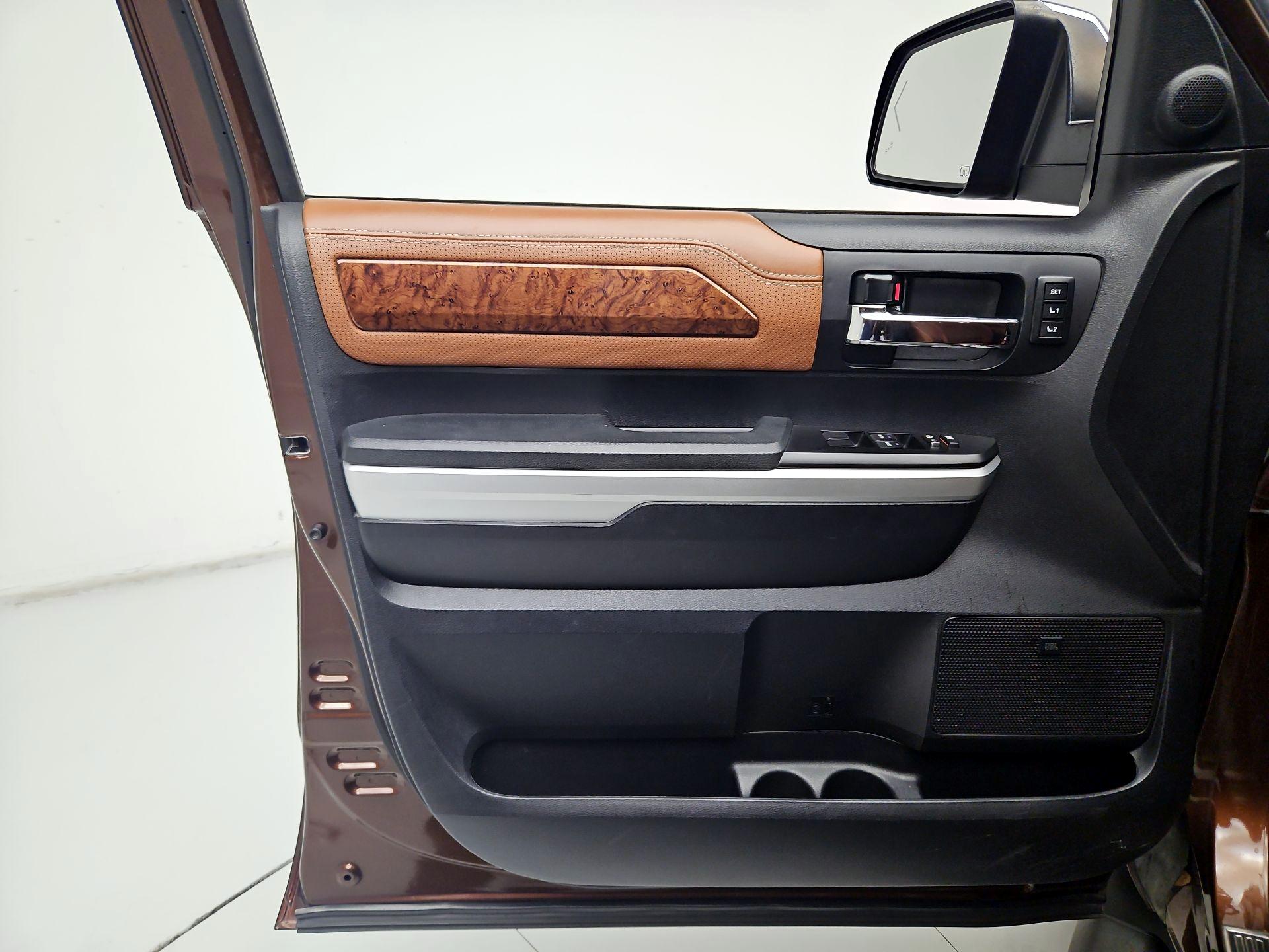 Thumbnail: 2016 Toyota Tundra - 12