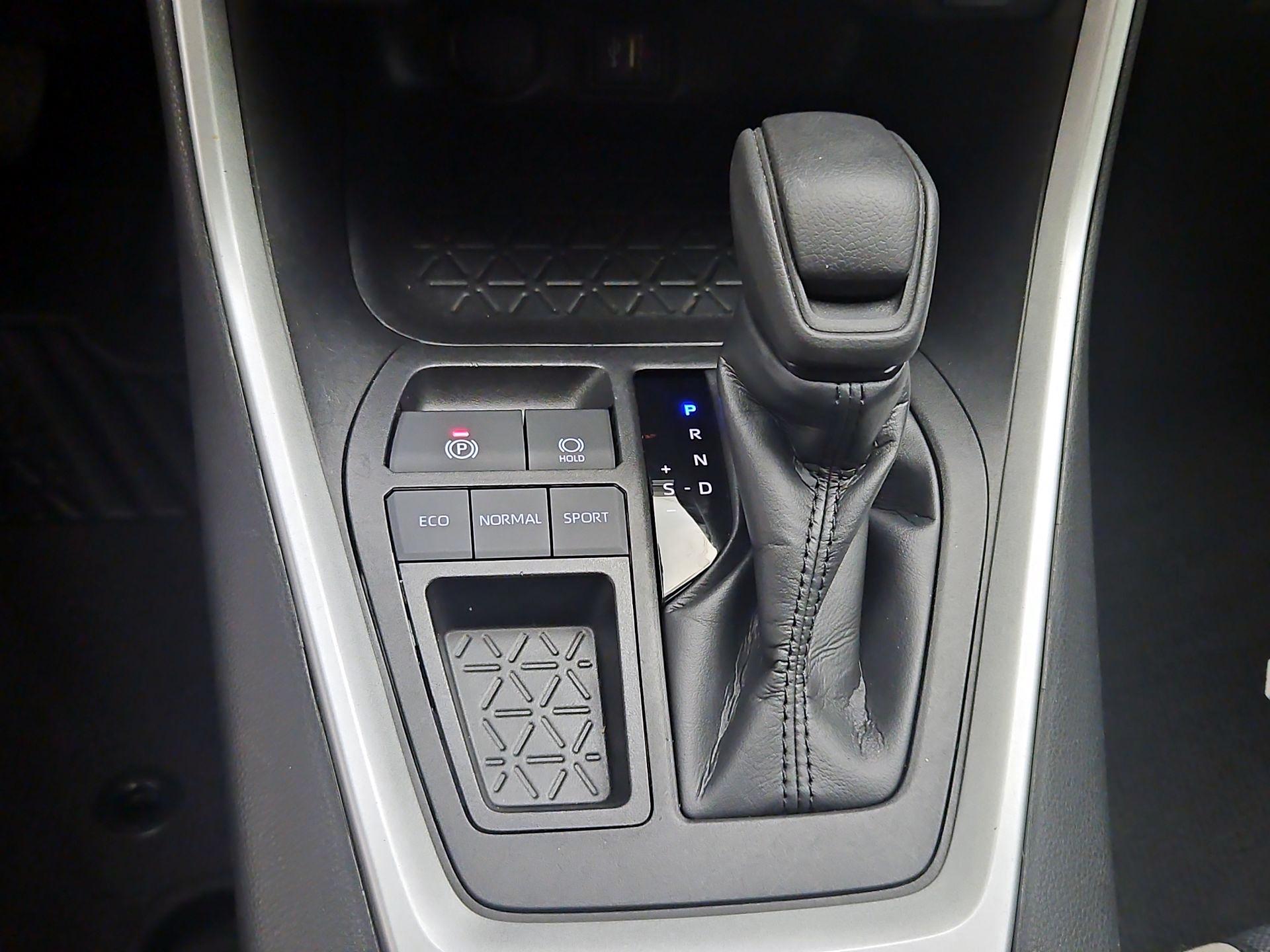Thumbnail: 2023 Toyota RAV4 - 17
